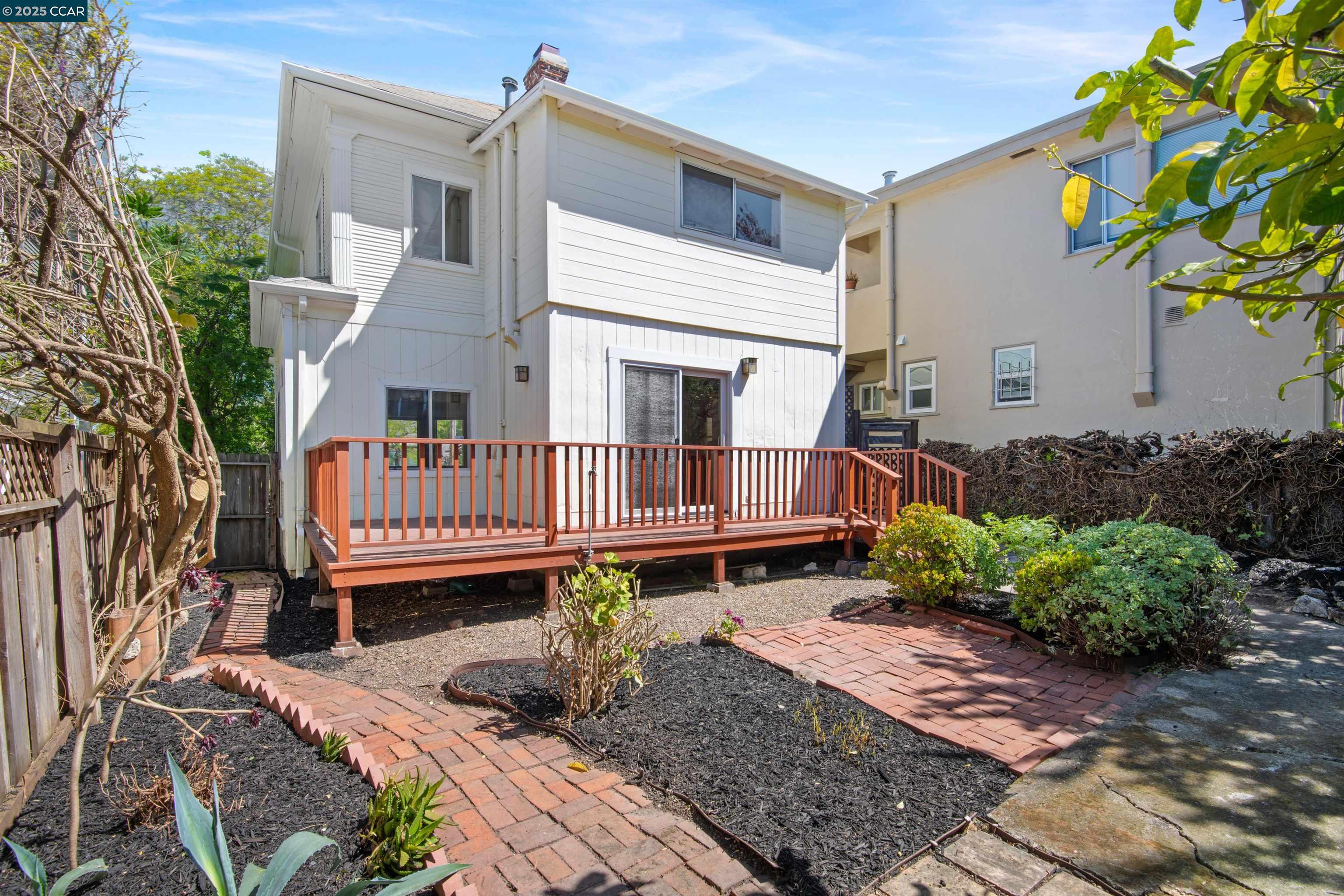 Detail Gallery Image 24 of 26 For 1740 Cedar St, Berkeley,  CA 94703 - 3 Beds | 1/1 Baths
