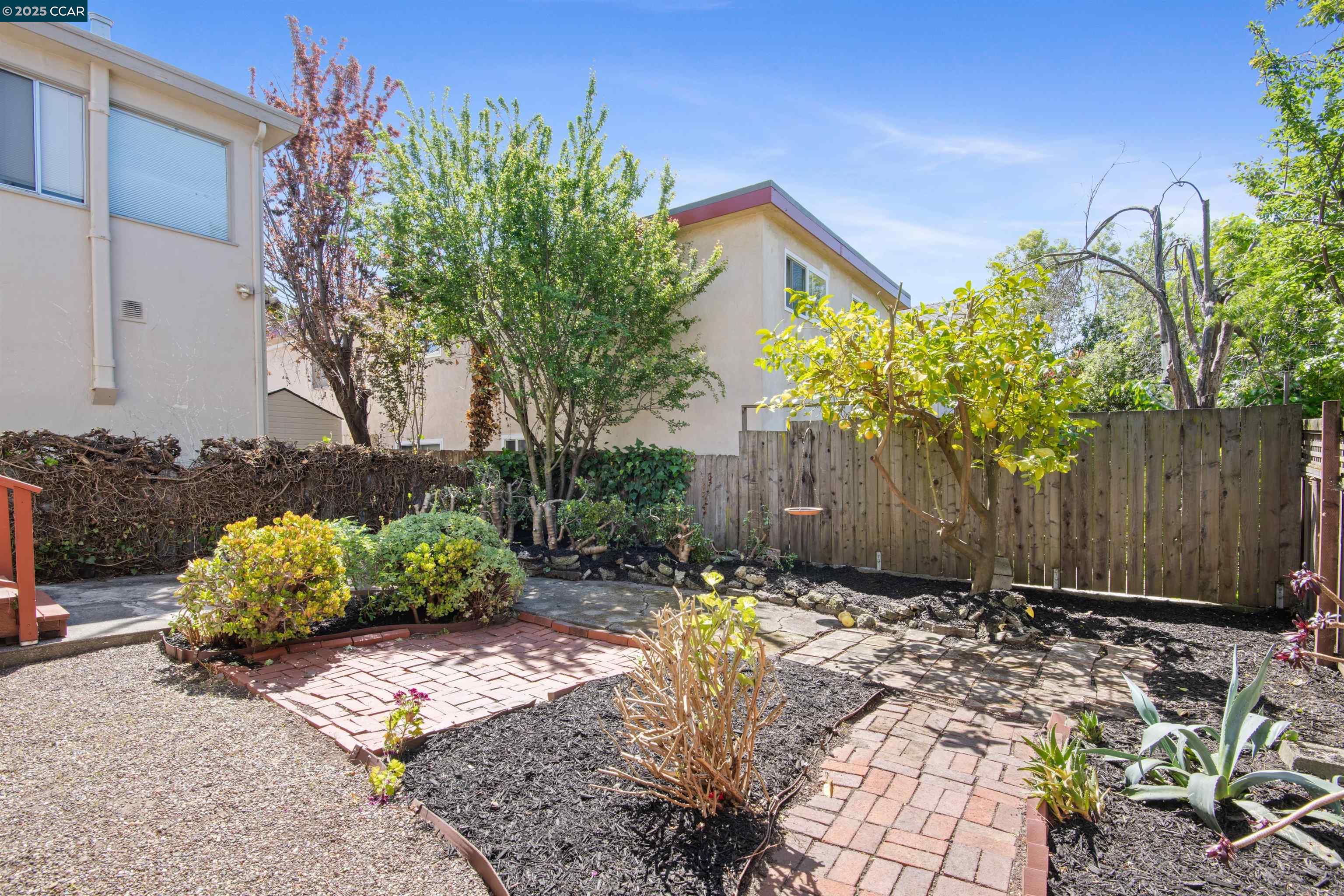 Detail Gallery Image 25 of 26 For 1740 Cedar St, Berkeley,  CA 94703 - 3 Beds | 1/1 Baths