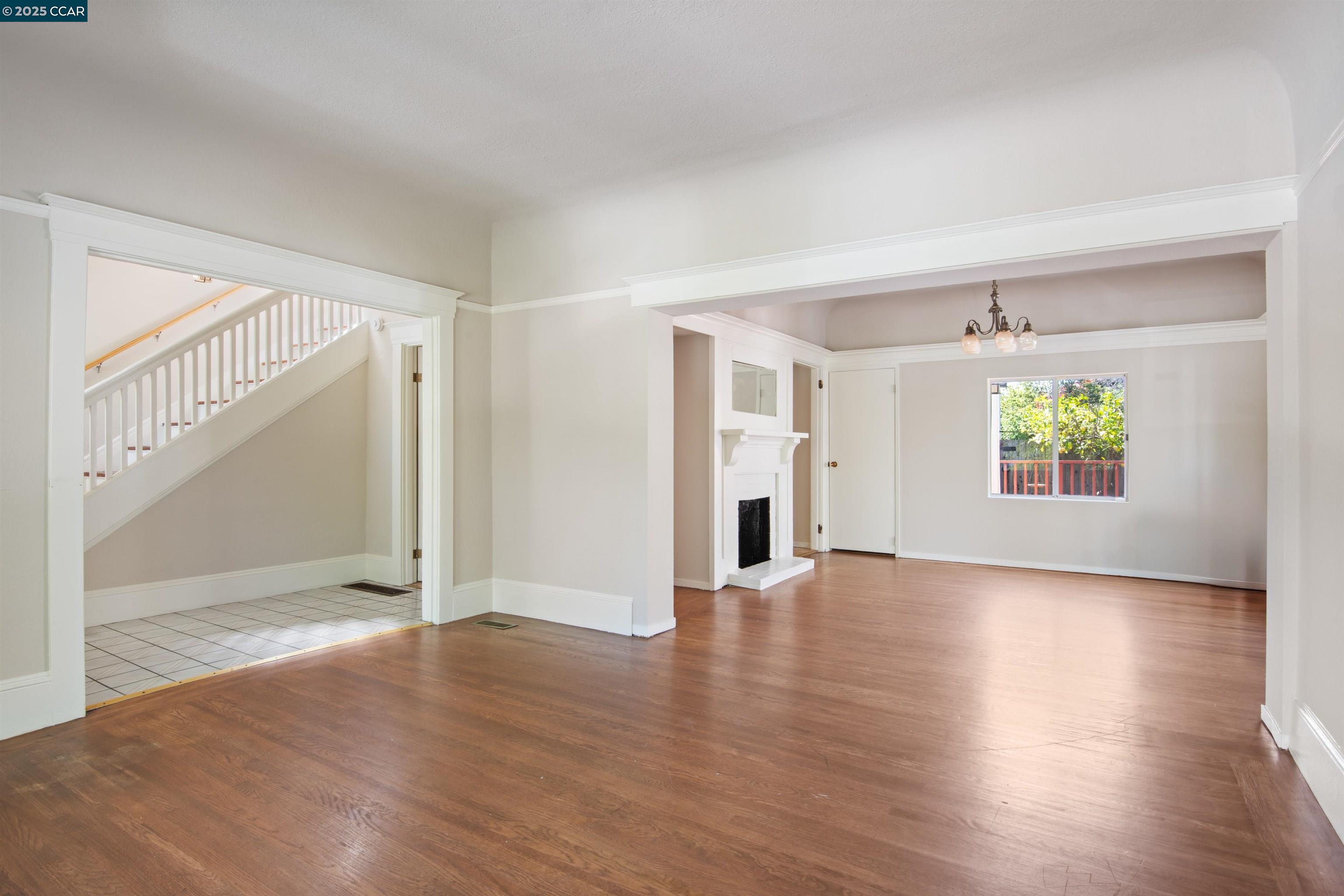 Detail Gallery Image 5 of 26 For 1740 Cedar St, Berkeley,  CA 94703 - 3 Beds | 1/1 Baths