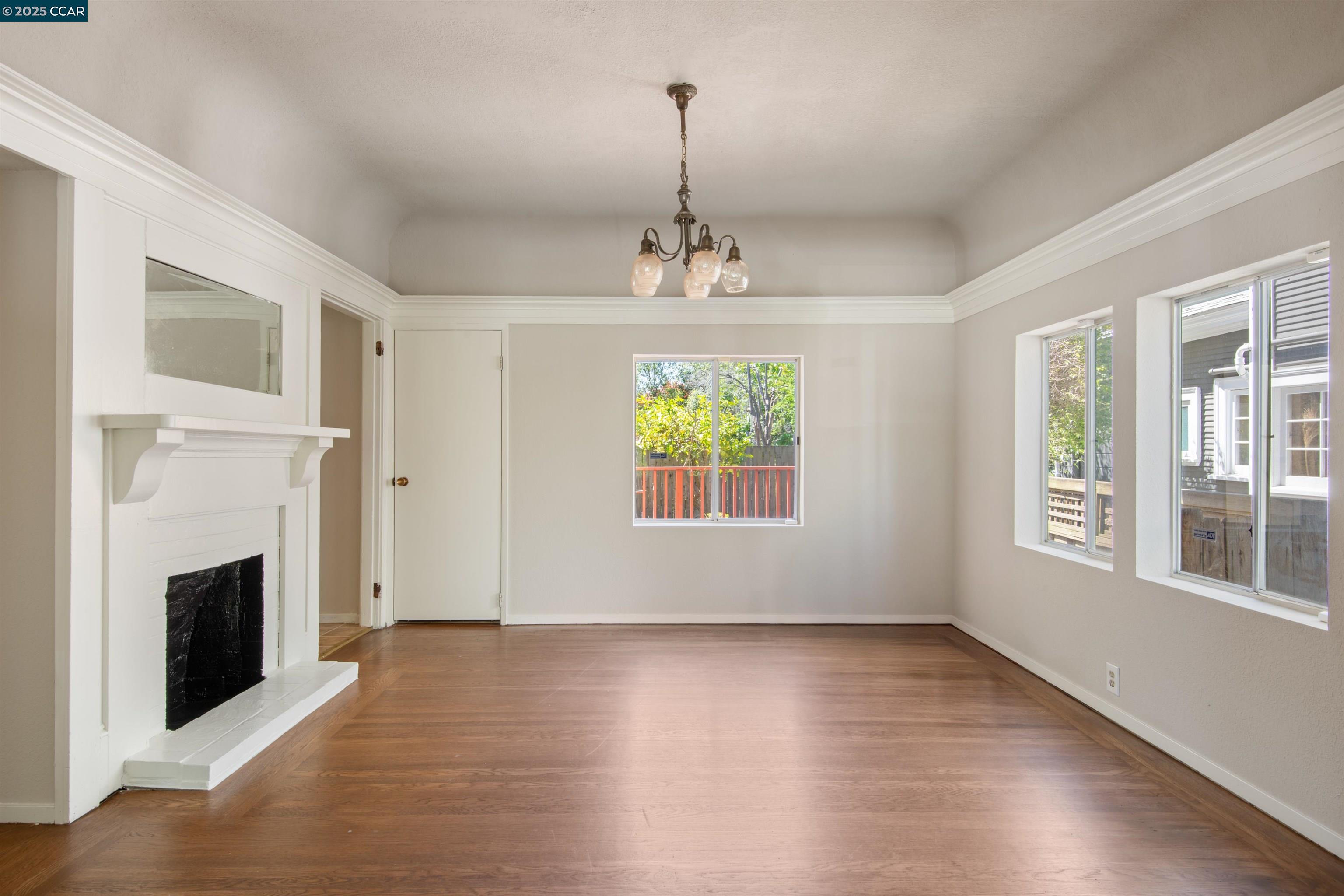 Detail Gallery Image 7 of 26 For 1740 Cedar St, Berkeley,  CA 94703 - 3 Beds | 1/1 Baths