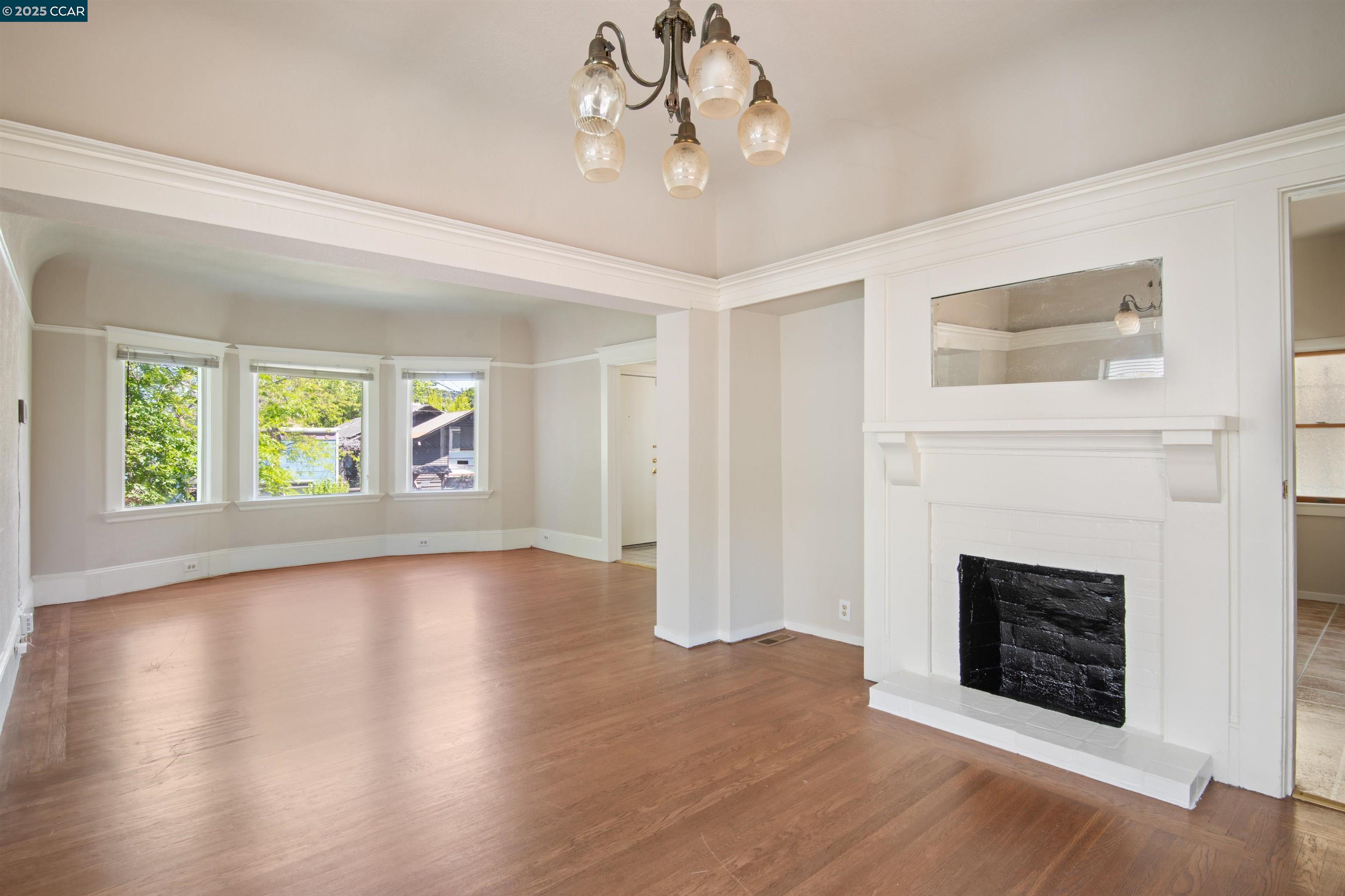 Detail Gallery Image 9 of 26 For 1740 Cedar St, Berkeley,  CA 94703 - 3 Beds | 1/1 Baths