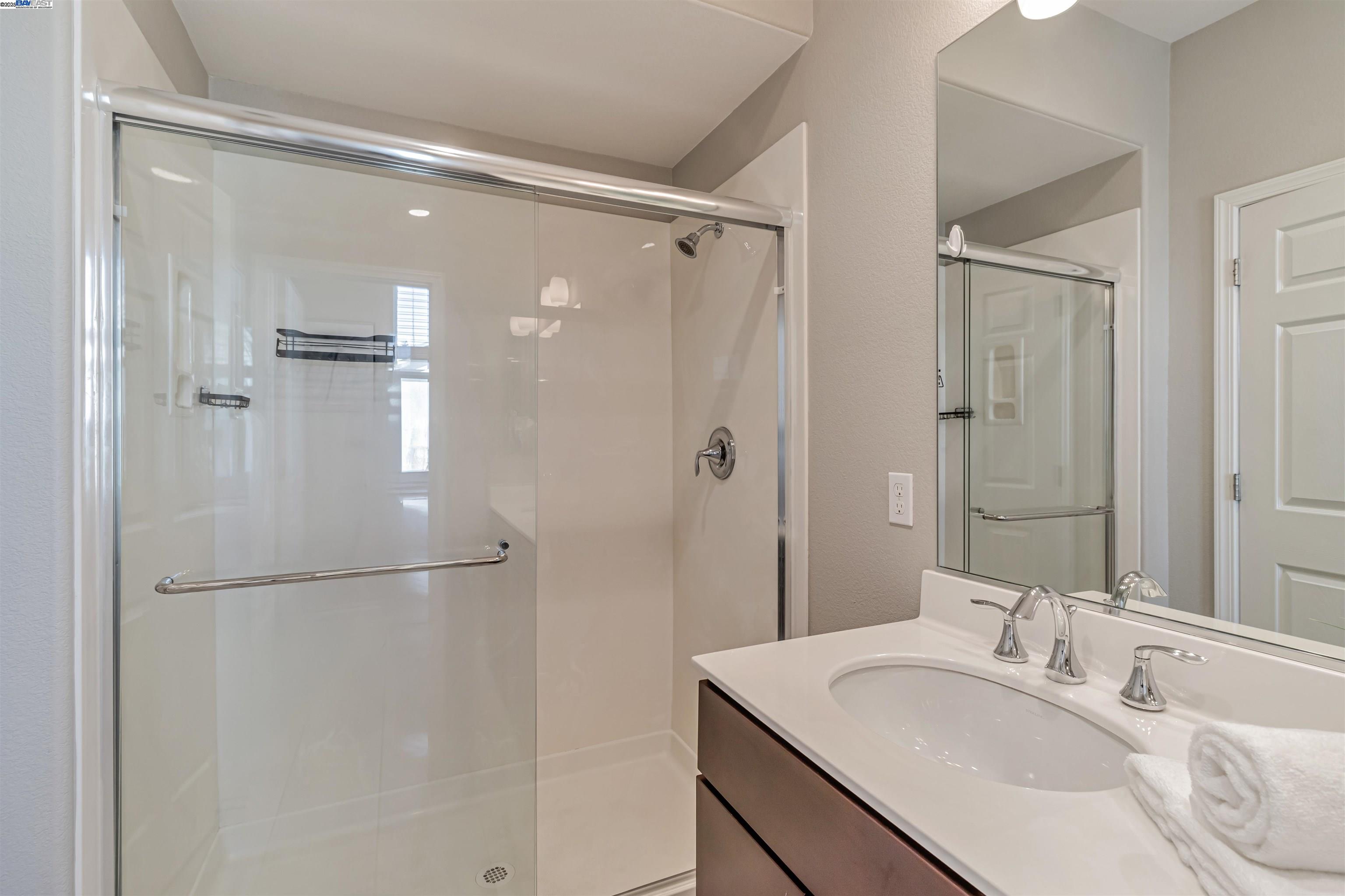 Detail Gallery Image 31 of 38 For 325 Charles Morris Ter, Sunnyvale,  CA 94085 - 3 Beds | 2/1 Baths