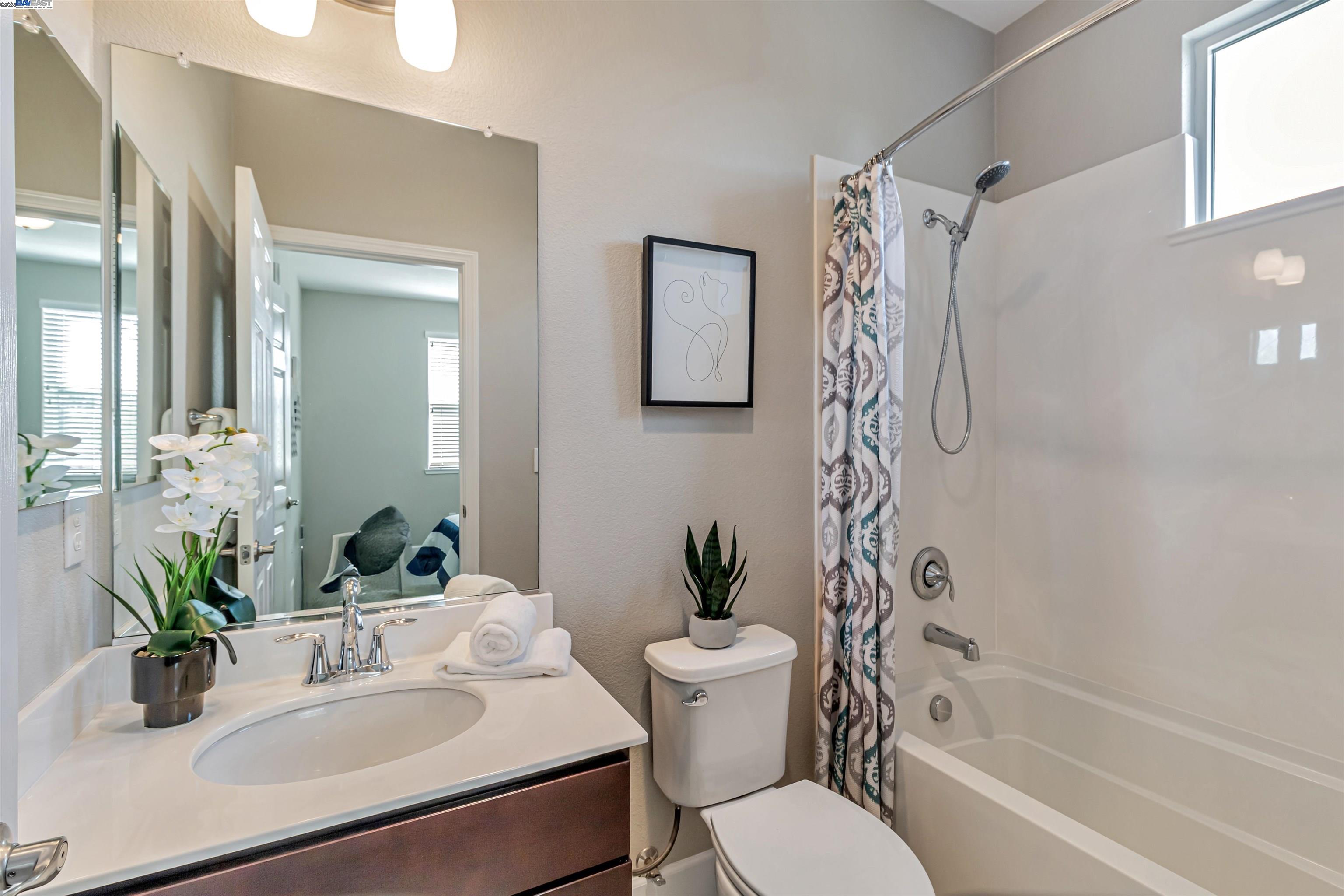 Detail Gallery Image 32 of 38 For 325 Charles Morris Ter, Sunnyvale,  CA 94085 - 3 Beds | 2/1 Baths