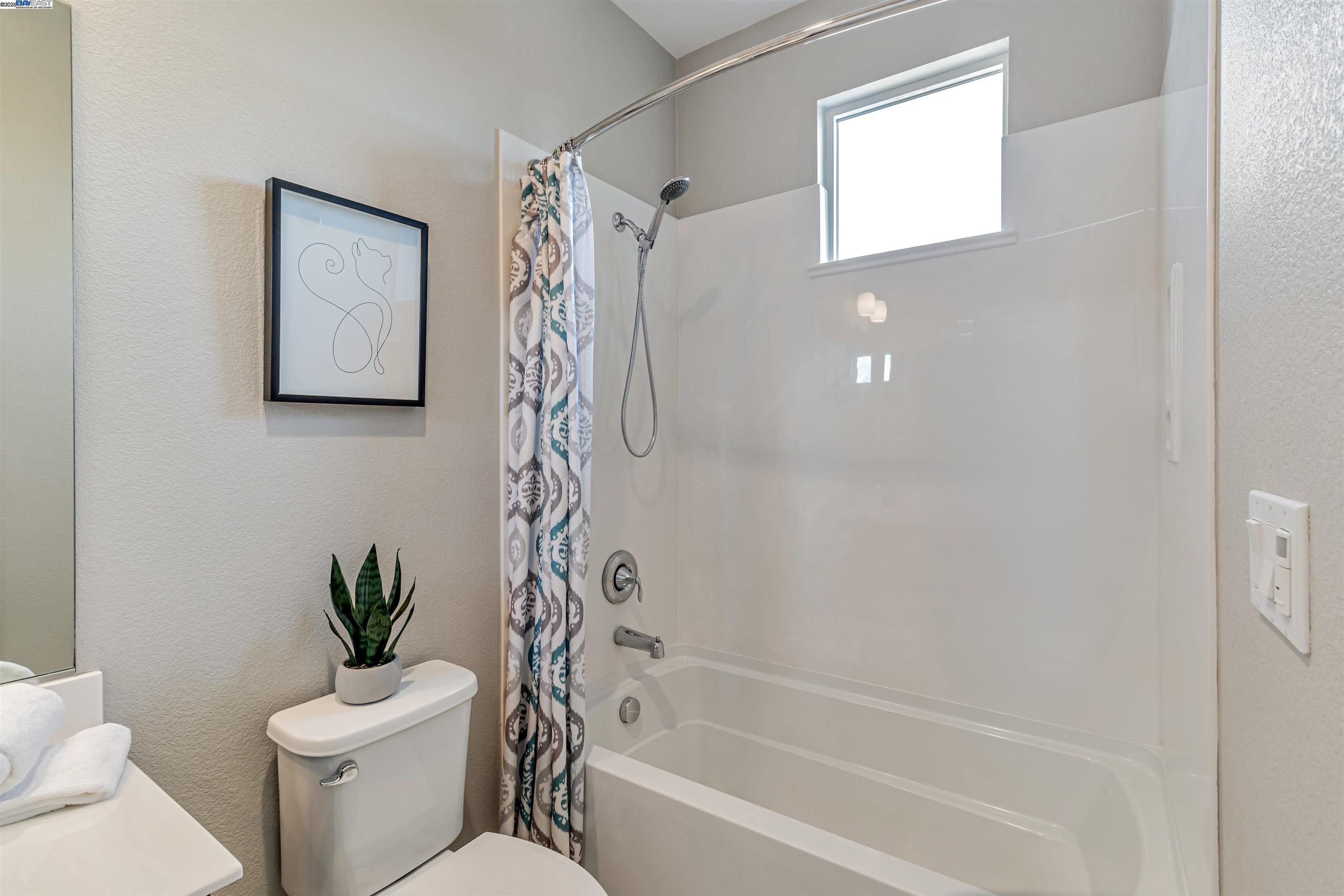 Detail Gallery Image 33 of 38 For 325 Charles Morris Ter, Sunnyvale,  CA 94085 - 3 Beds | 2/1 Baths
