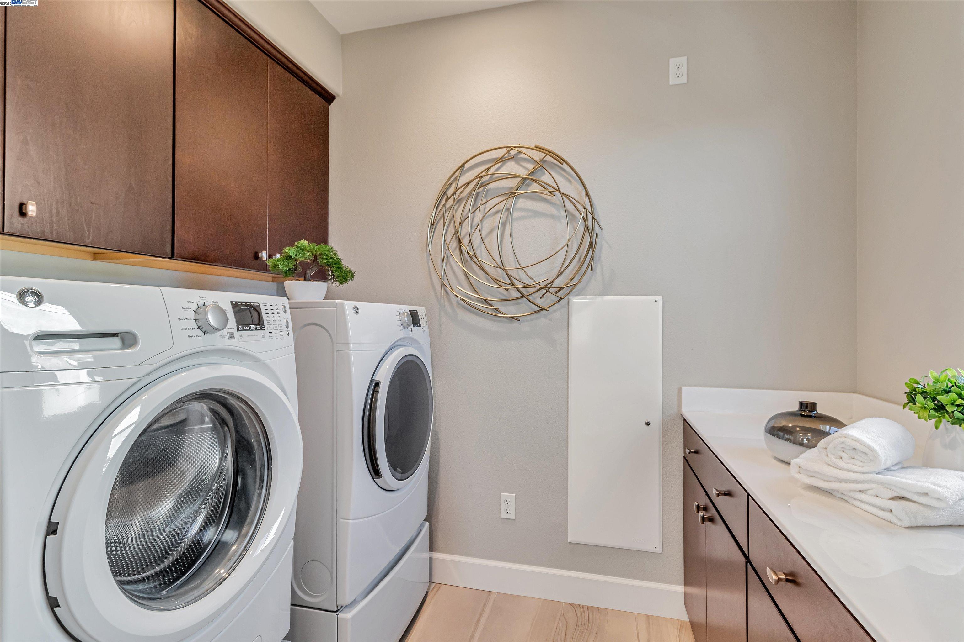 Detail Gallery Image 34 of 38 For 325 Charles Morris Ter, Sunnyvale,  CA 94085 - 3 Beds | 2/1 Baths