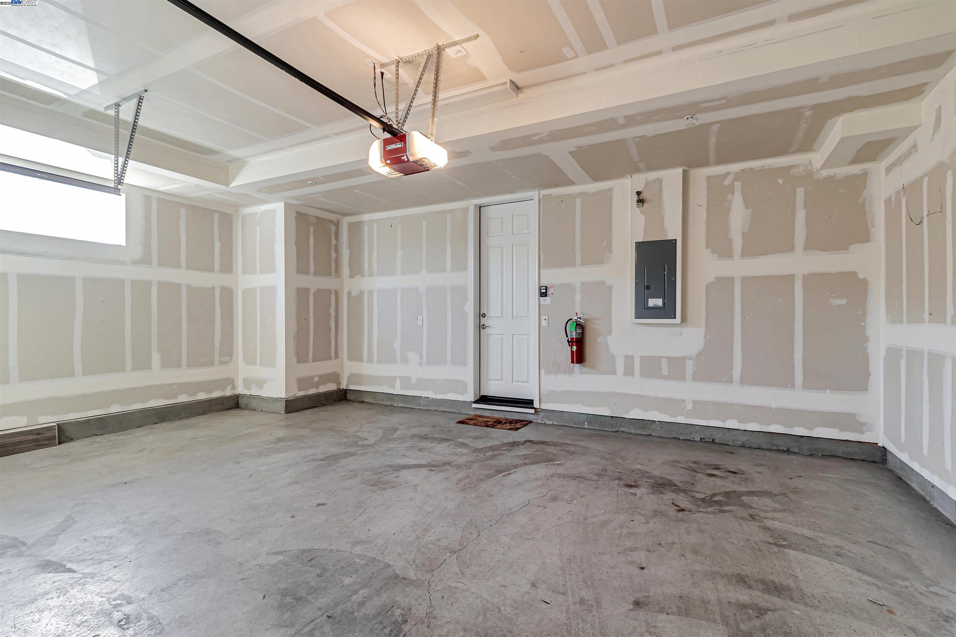 Detail Gallery Image 35 of 38 For 325 Charles Morris Ter, Sunnyvale,  CA 94085 - 3 Beds | 2/1 Baths