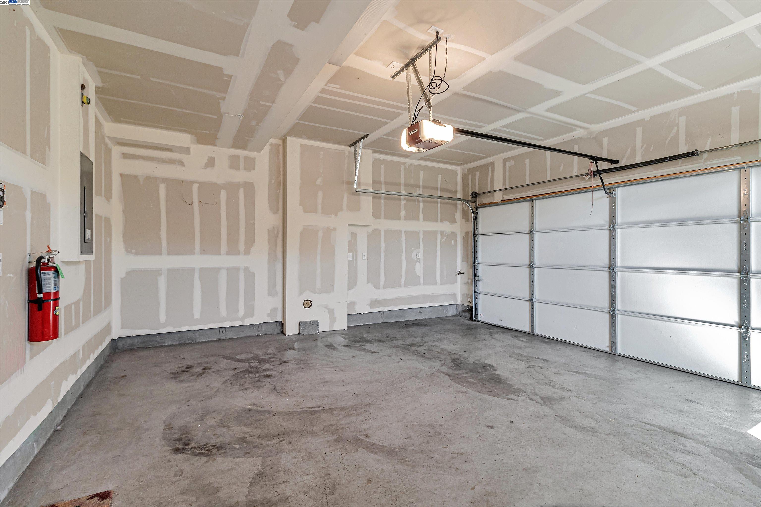 Detail Gallery Image 36 of 38 For 325 Charles Morris Ter, Sunnyvale,  CA 94085 - 3 Beds | 2/1 Baths