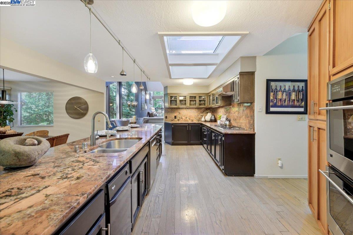 Detail Gallery Image 24 of 60 For 391 Oak Ln, Pleasanton,  CA 94566 - 4 Beds | 3 Baths