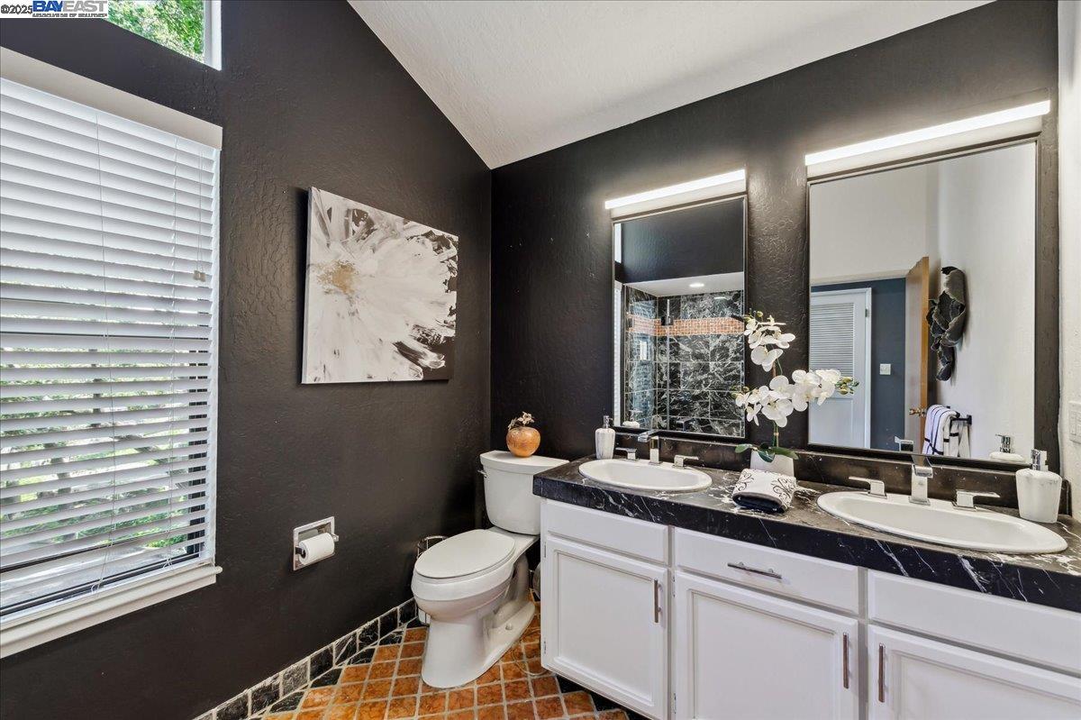 Detail Gallery Image 38 of 60 For 391 Oak Ln, Pleasanton,  CA 94566 - 4 Beds | 3 Baths