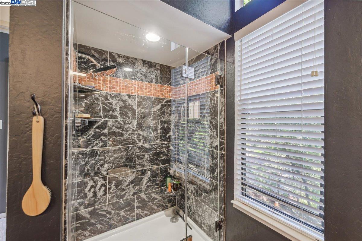 Detail Gallery Image 39 of 60 For 391 Oak Ln, Pleasanton,  CA 94566 - 4 Beds | 3 Baths
