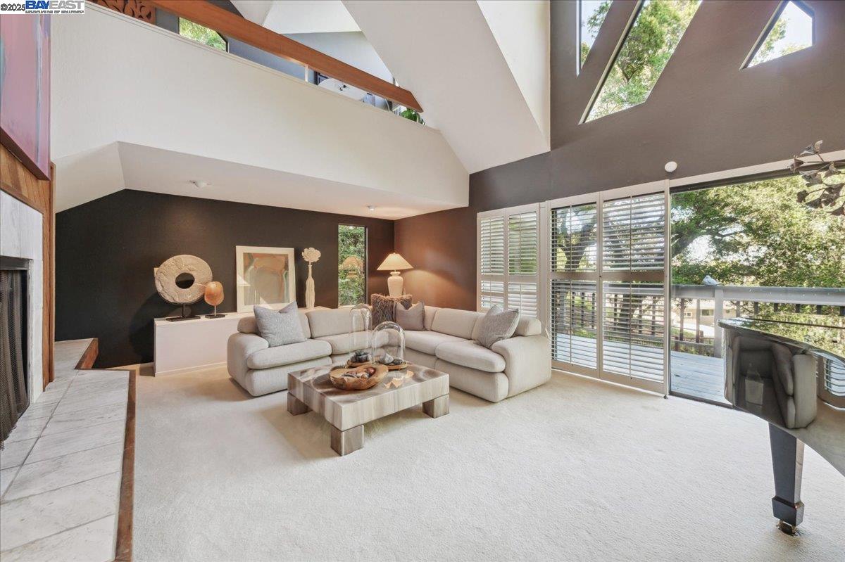 Detail Gallery Image 9 of 60 For 391 Oak Ln, Pleasanton,  CA 94566 - 4 Beds | 3 Baths
