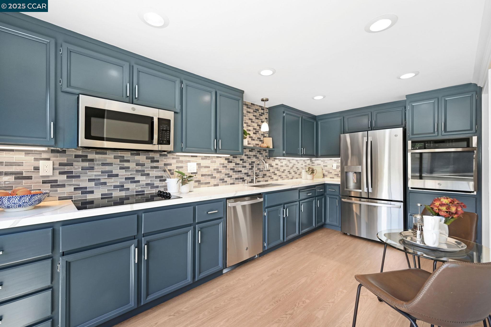 Photo #6: 41097085 Listing: Photo #6