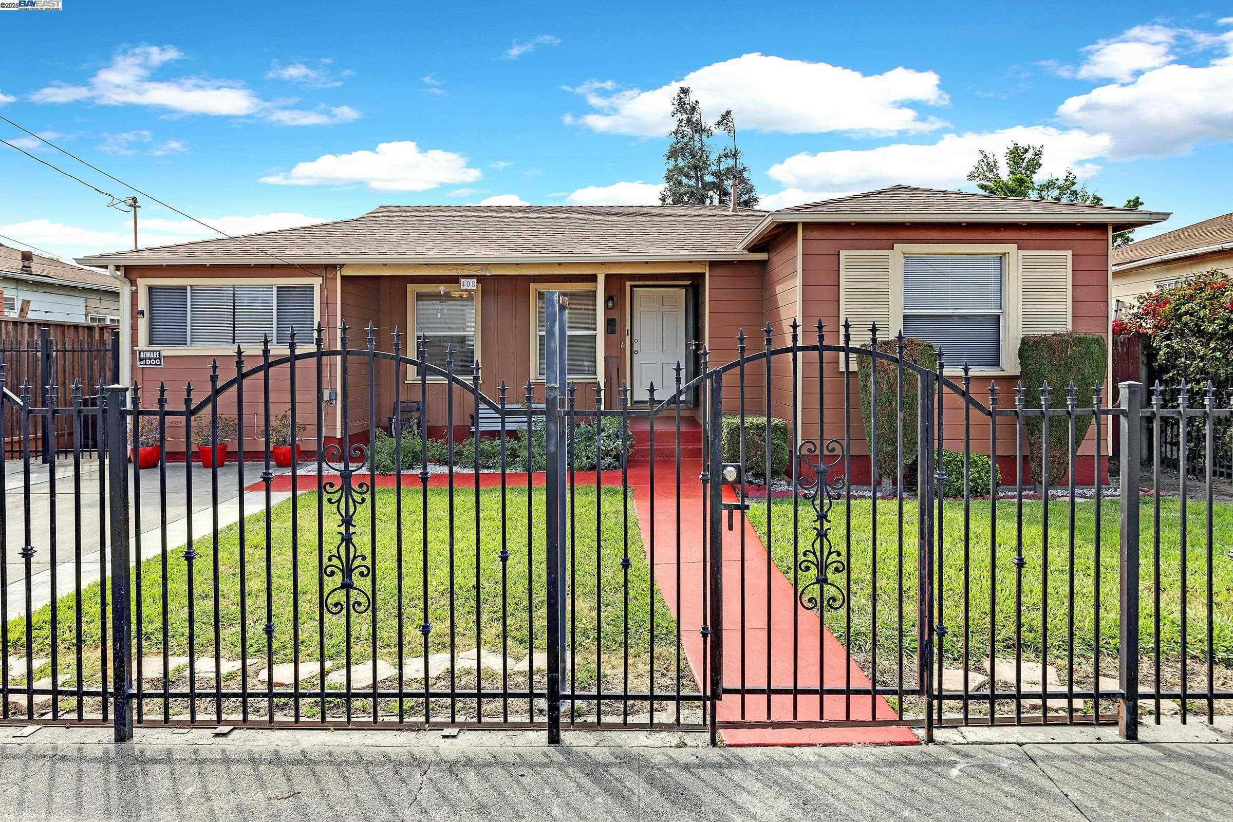 Detail Gallery Image 1 of 30 For 408 Burlwood Ave, Oakland,  CA 94603 - 2 Beds | 1 Baths