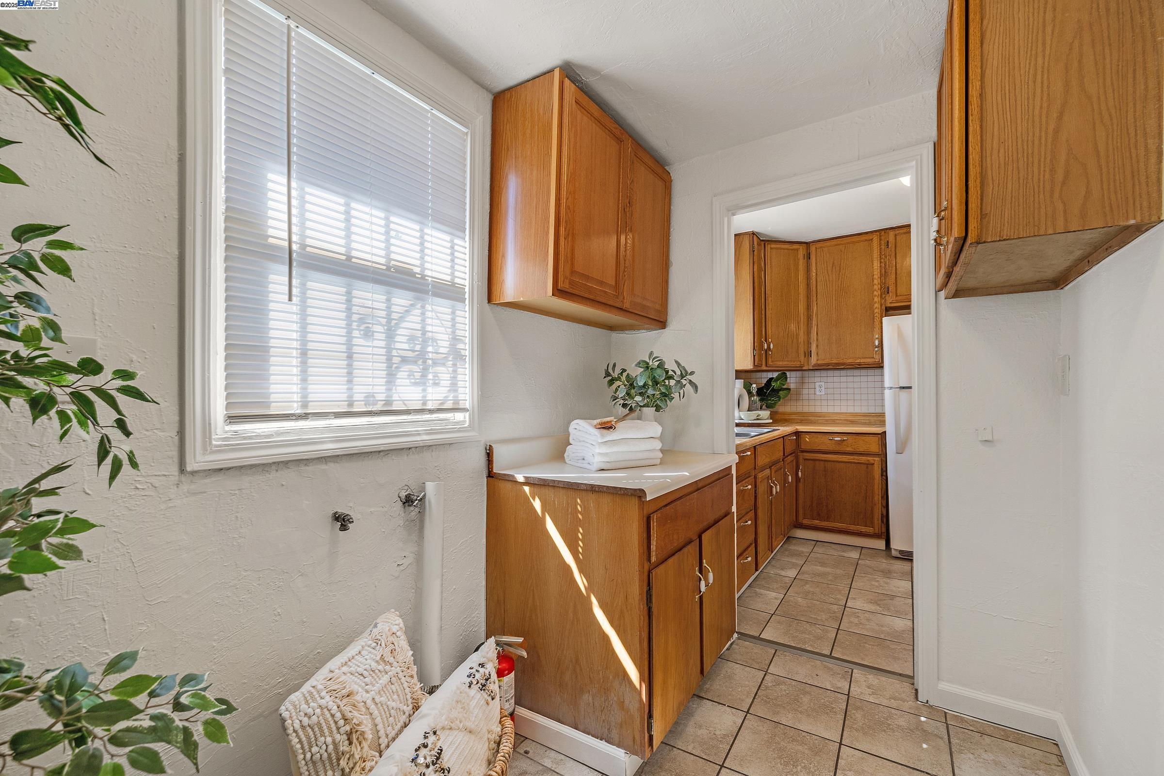 Detail Gallery Image 20 of 30 For 408 Burlwood Ave, Oakland,  CA 94603 - 2 Beds | 1 Baths