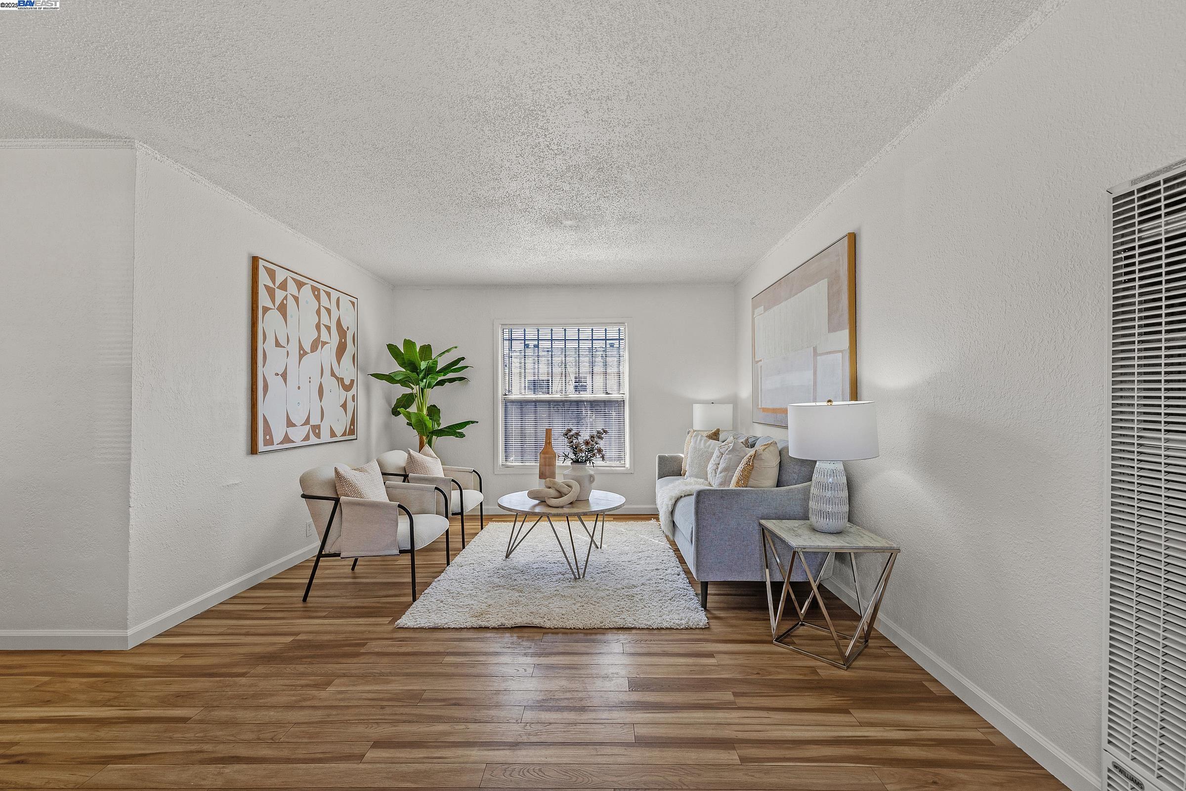 Detail Gallery Image 5 of 30 For 408 Burlwood Ave, Oakland,  CA 94603 - 2 Beds | 1 Baths