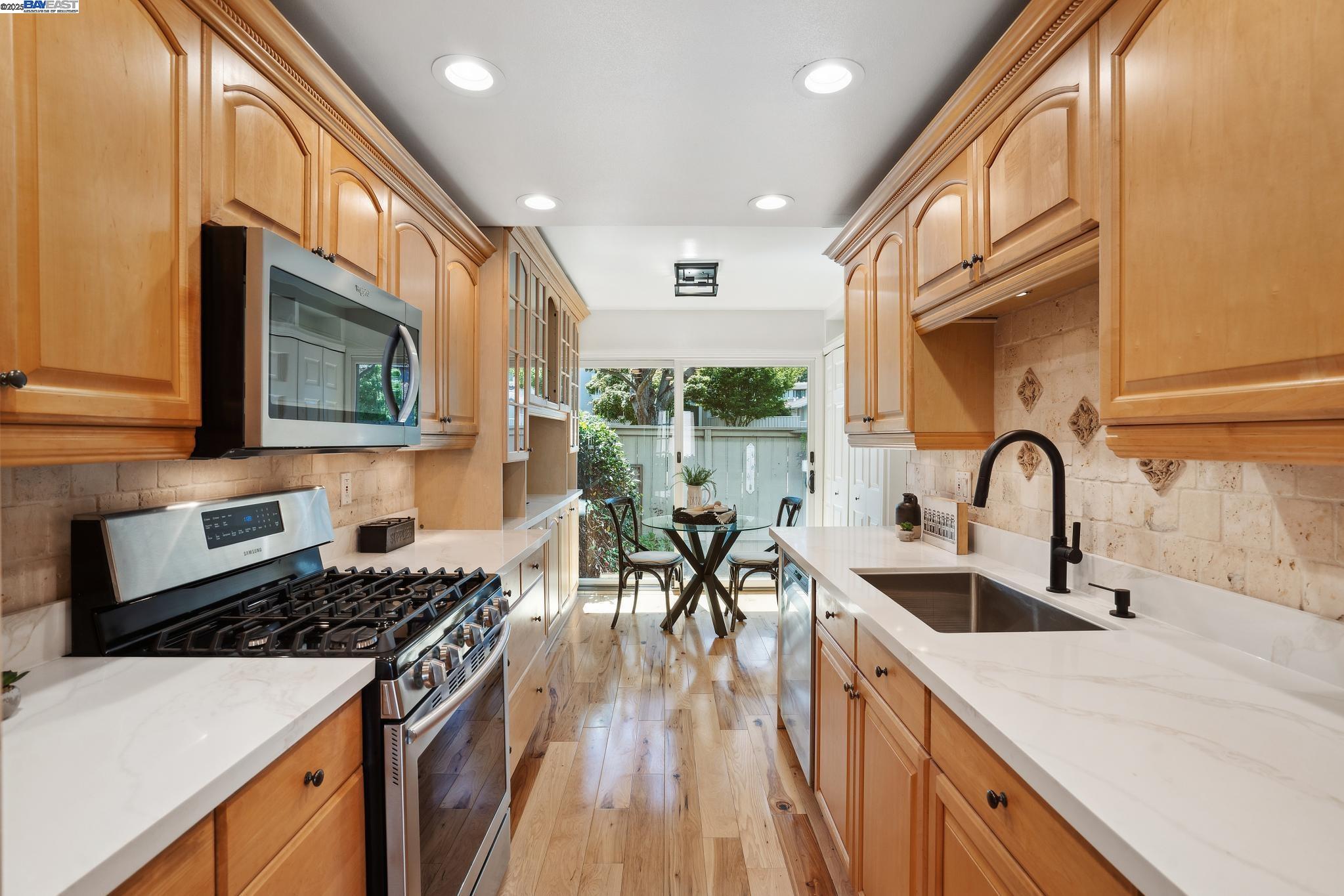 Detail Gallery Image 12 of 31 For 1407 Camino Peral, Moraga,  CA 94556 - 3 Beds | 2/1 Baths