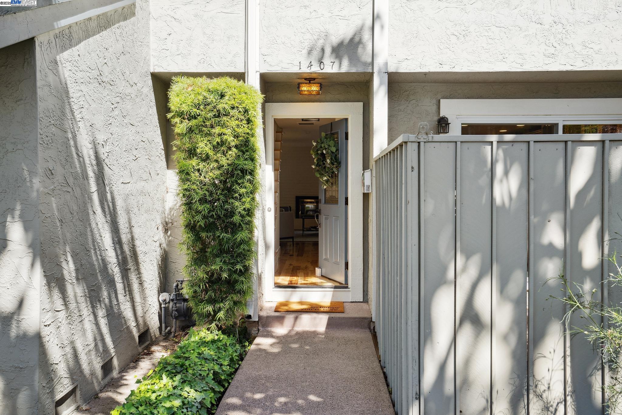 Detail Gallery Image 3 of 31 For 1407 Camino Peral, Moraga,  CA 94556 - 3 Beds | 2/1 Baths