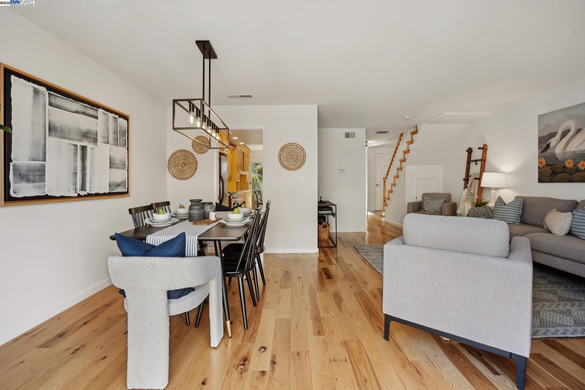 Detail Gallery Image 10 of 31 For 1407 Camino Peral, Moraga,  CA 94556 - 3 Beds | 2/1 Baths