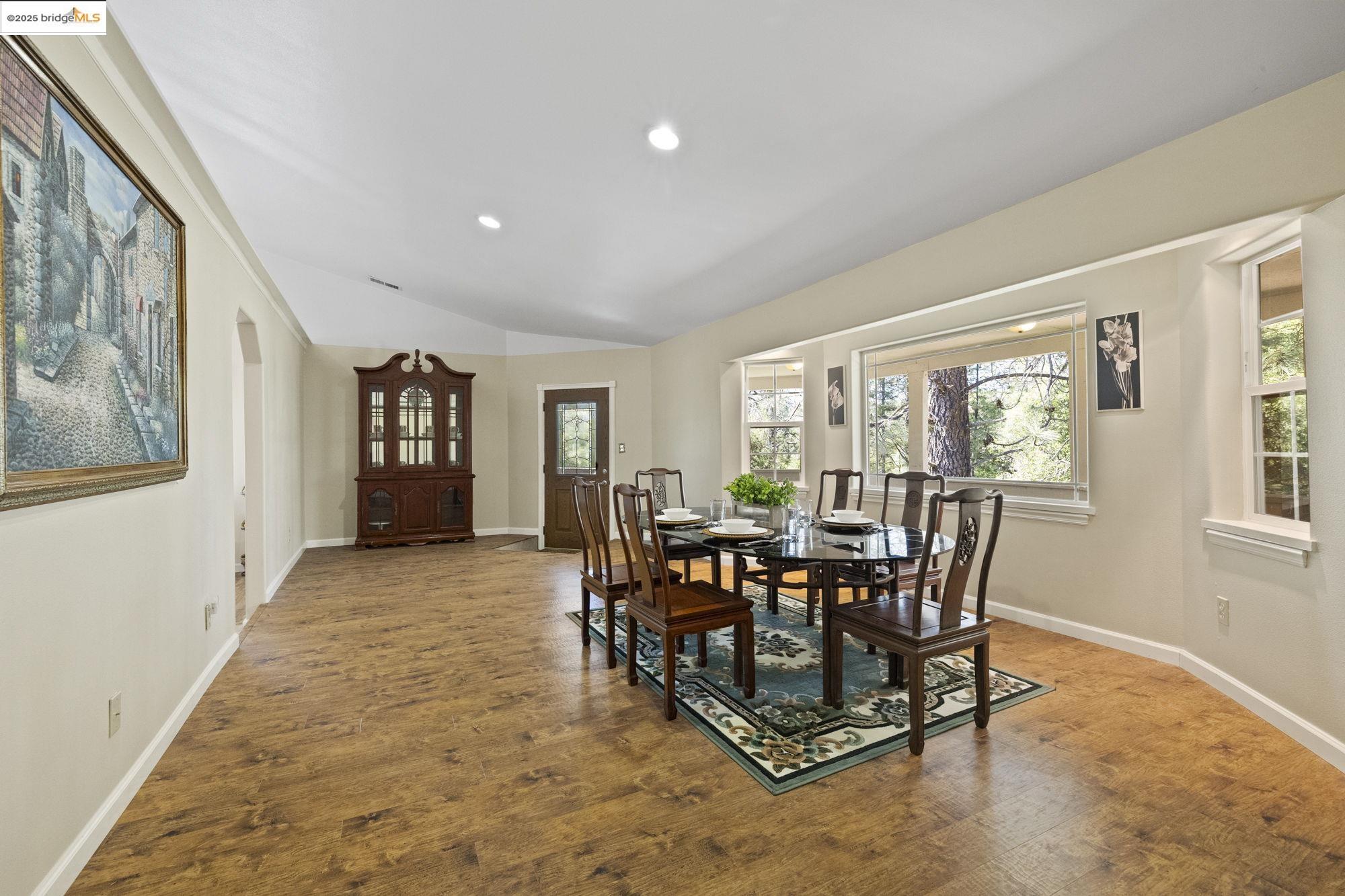 Detail Gallery Image 13 of 40 For 21895 Sawmill Flat Rd, Sonora,  CA 95370 - 4 Beds | 3/1 Baths