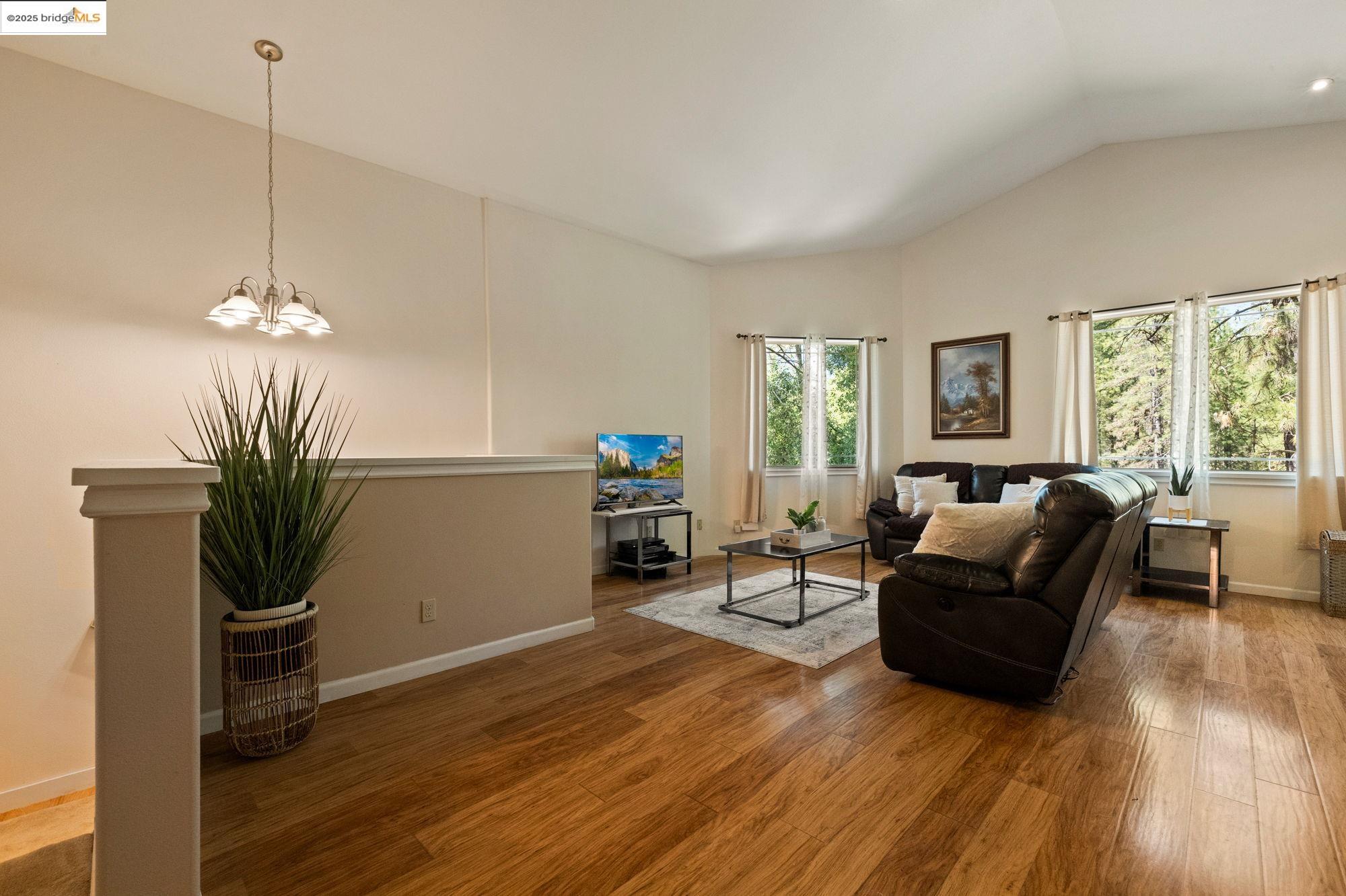 Detail Gallery Image 14 of 40 For 21895 Sawmill Flat Rd, Sonora,  CA 95370 - 4 Beds | 3/1 Baths