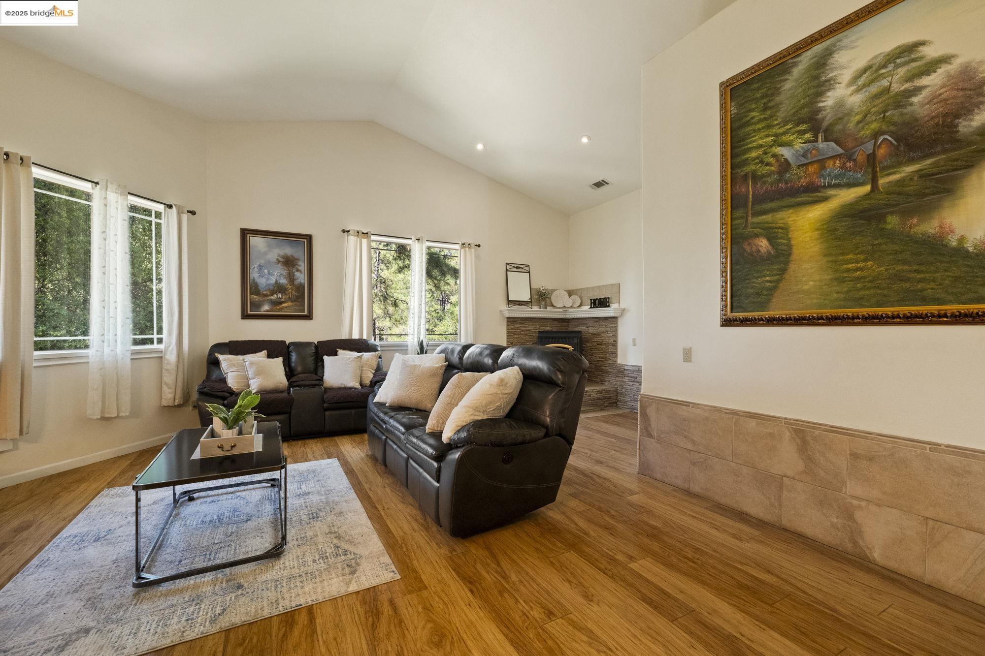 Detail Gallery Image 16 of 40 For 21895 Sawmill Flat Rd, Sonora,  CA 95370 - 4 Beds | 3/1 Baths