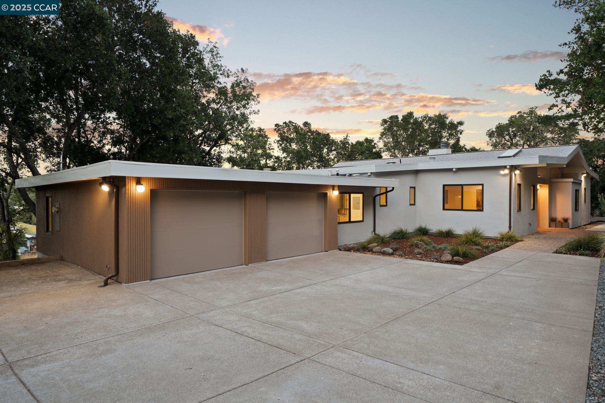 Detail Gallery Image 2 of 60 For 233 Melody Ln, Orinda,  CA 94563 - 4 Beds | 3 Baths