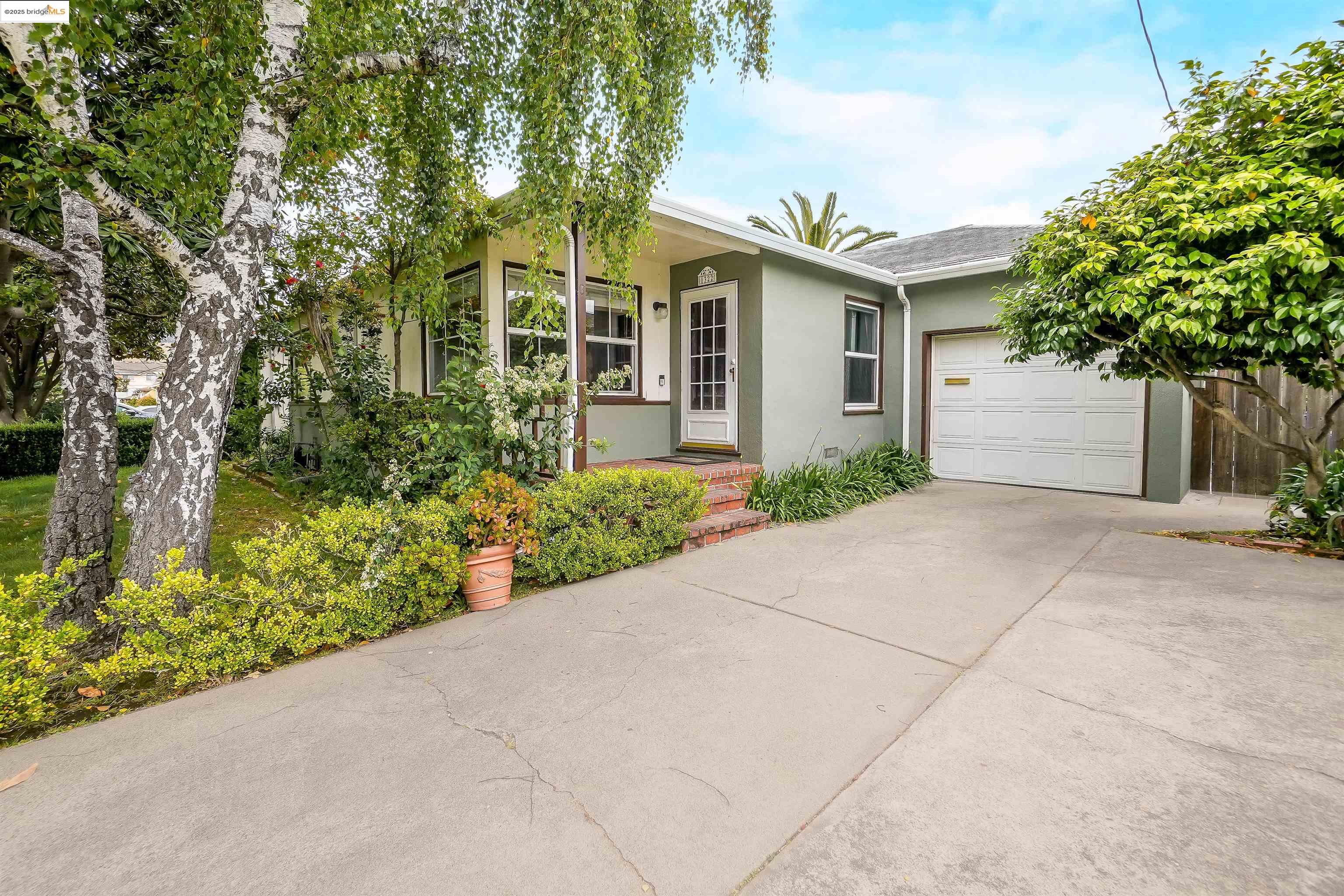 Detail Gallery Image 1 of 1 For 1322 Dorothy Ave, San Leandro,  CA 94578 - 3 Beds | 1 Baths