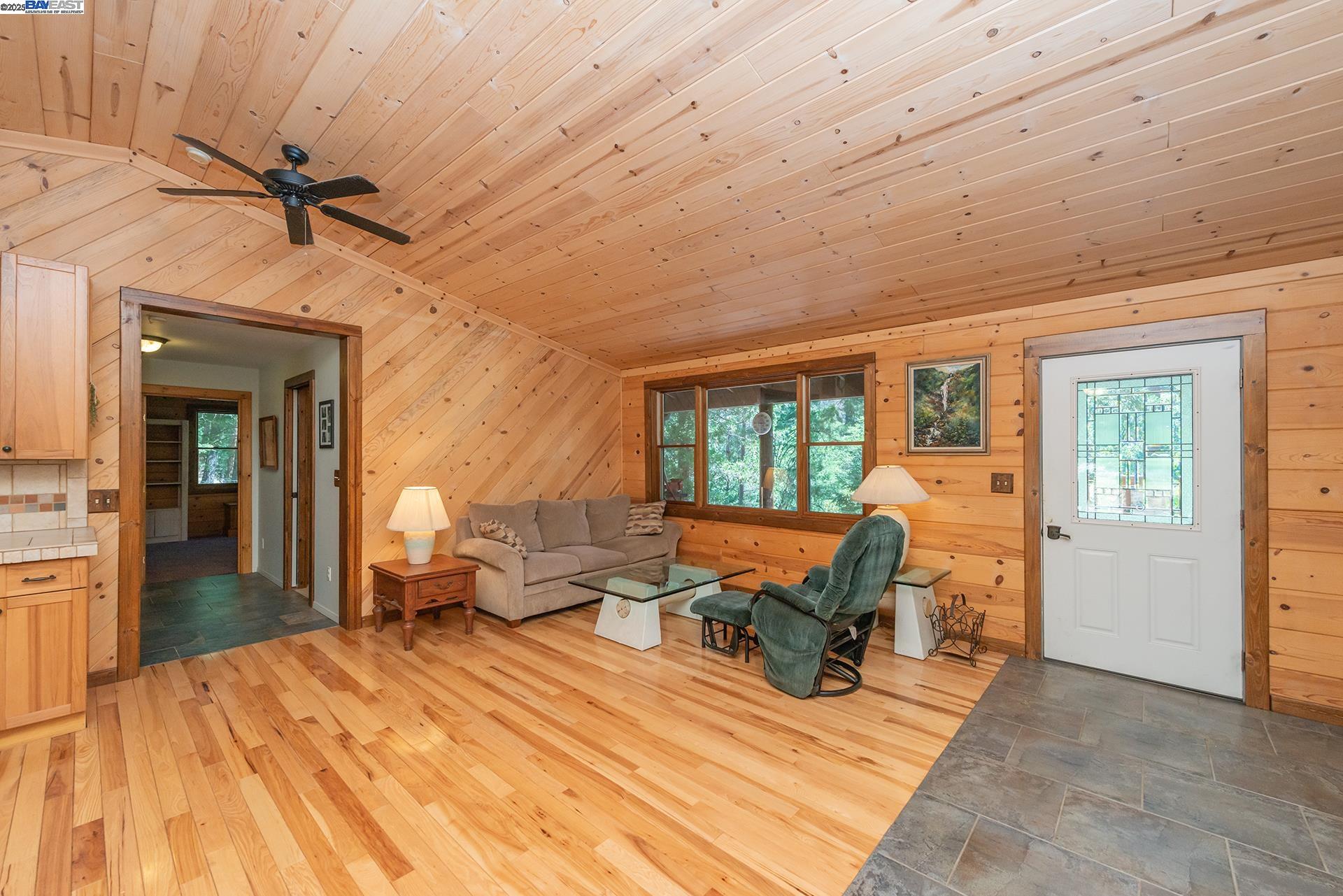 Detail Gallery Image 3 of 60 For 4298 Little Browns Creek Rd, Weaverville,  CA 96093 - 3 Beds | 1 Baths