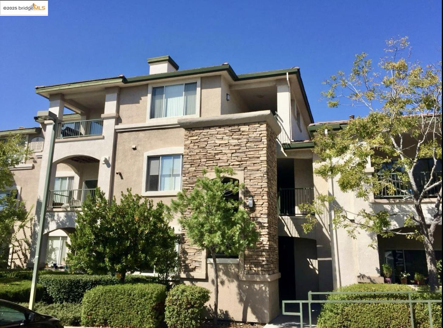 Detail Gallery Image 1 of 22 For 701 Gibson Dr #828,  Roseville,  CA 95678 - 2 Beds | 2 Baths
