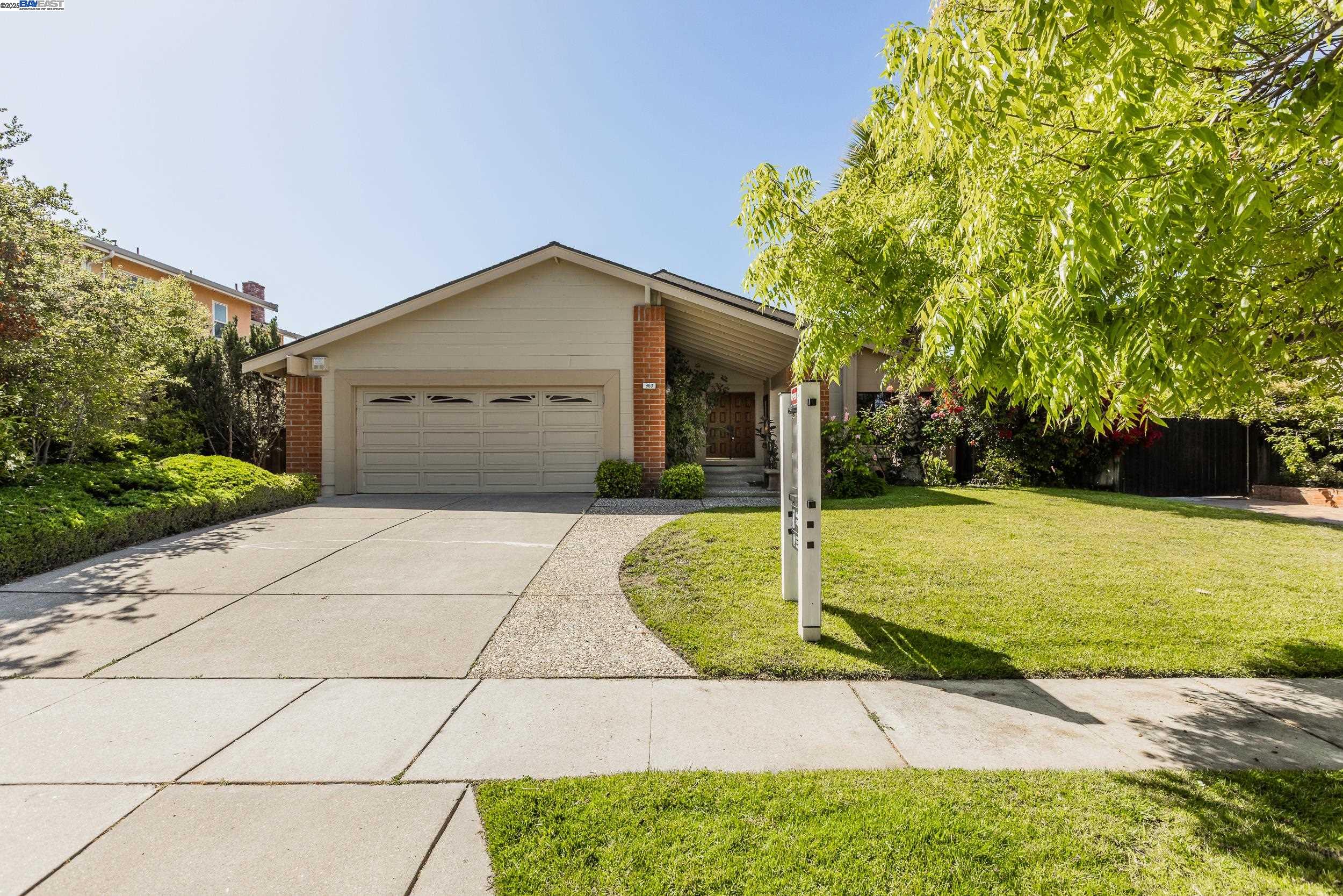 Detail Gallery Image 1 of 42 For 960 Arikara Dr, Fremont,  CA 94539 - 4 Beds | 4 Baths