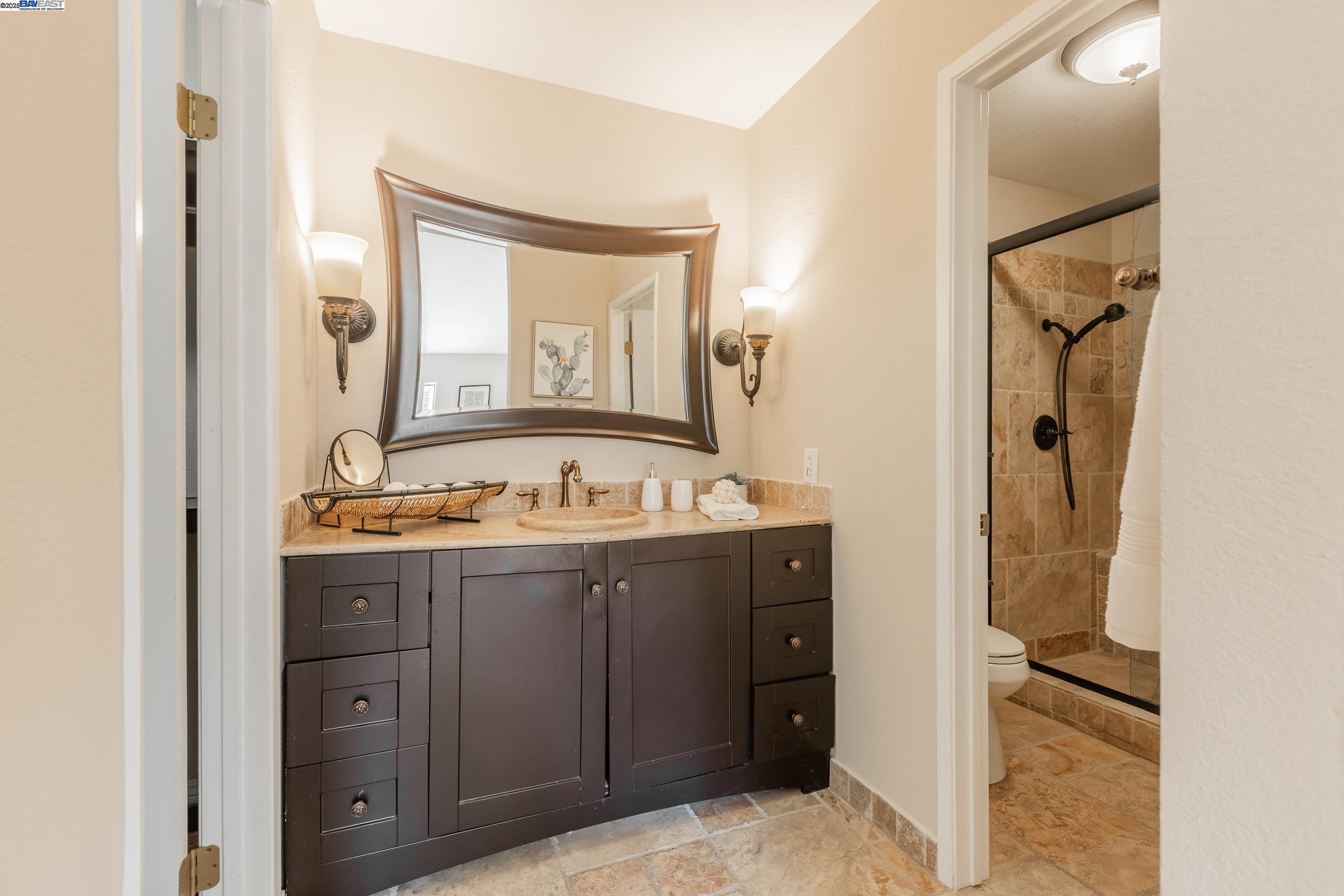 Detail Gallery Image 12 of 42 For 960 Arikara Dr, Fremont,  CA 94539 - 4 Beds | 4 Baths