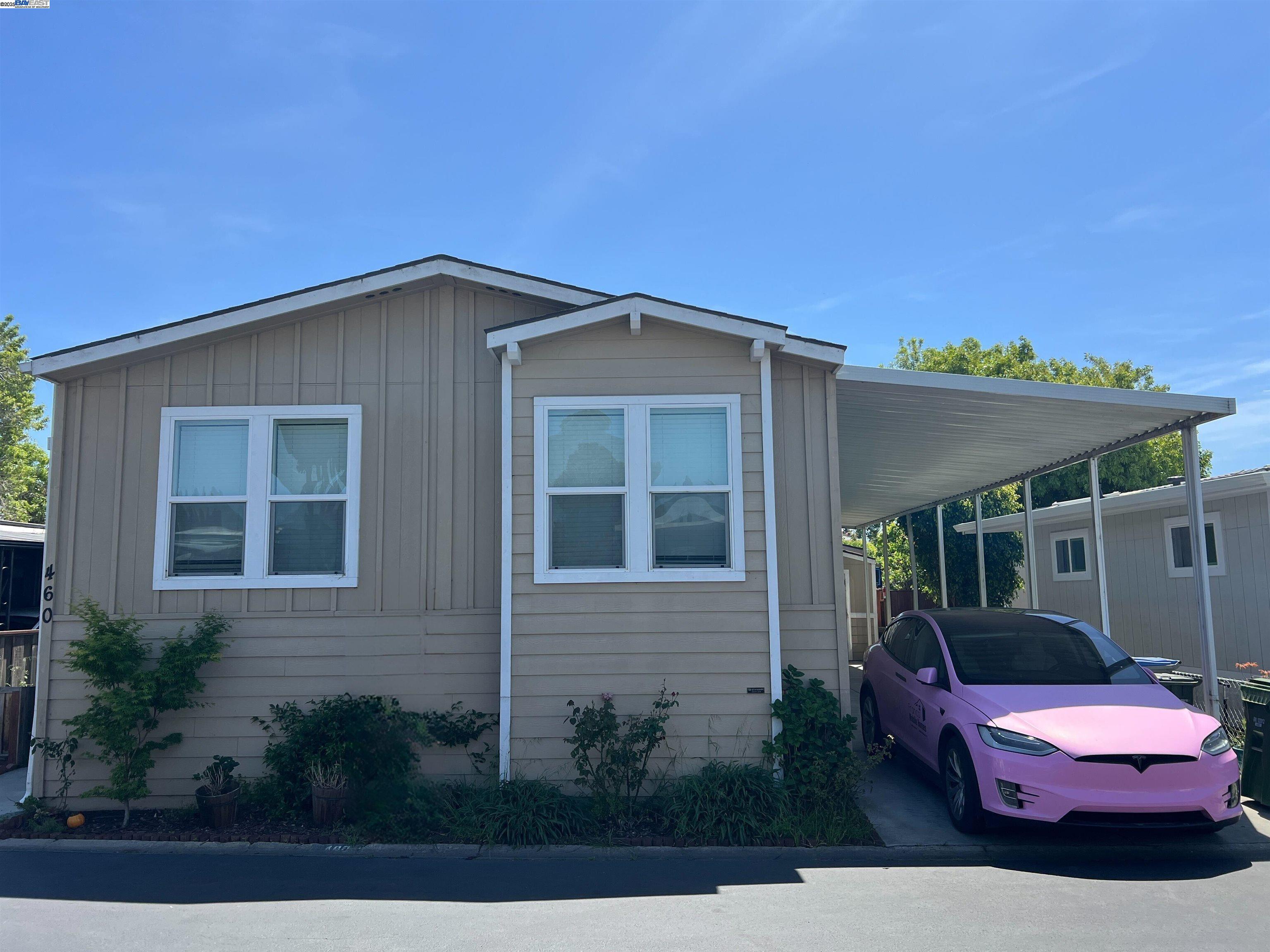 Detail Gallery Image 1 of 11 For 460 Pinefield #460,  San Jose,  CA 95134 - 3 Beds | 2 Baths