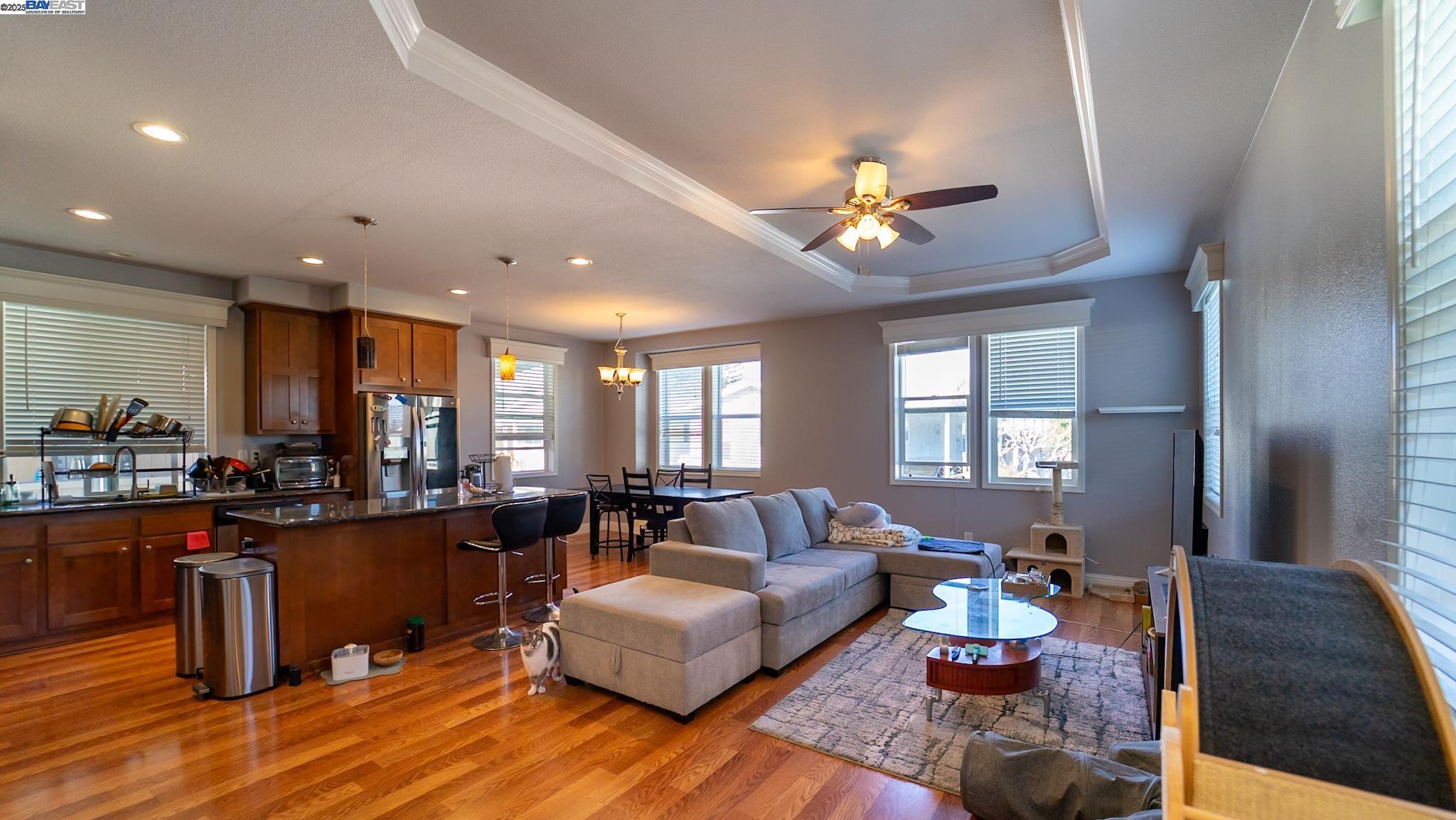 Detail Gallery Image 2 of 11 For 460 Pinefield #460,  San Jose,  CA 95134 - 3 Beds | 2 Baths