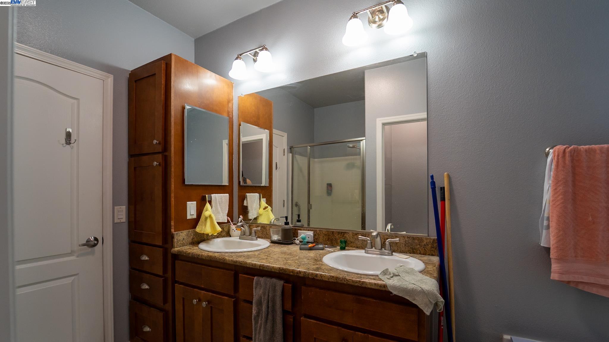 Detail Gallery Image 8 of 11 For 460 Pinefield #460,  San Jose,  CA 95134 - 3 Beds | 2 Baths