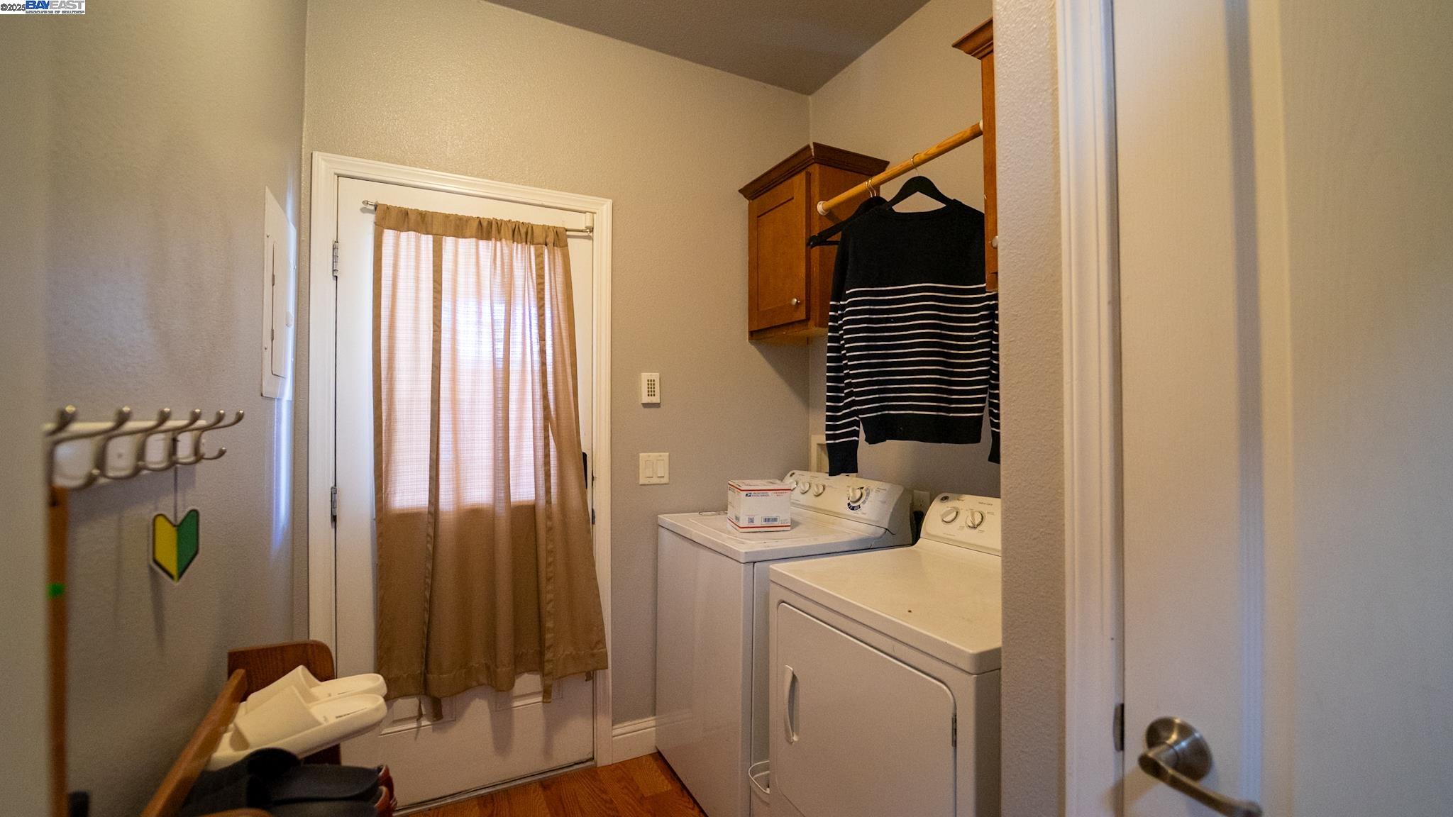 Detail Gallery Image 9 of 11 For 460 Pinefield #460,  San Jose,  CA 95134 - 3 Beds | 2 Baths