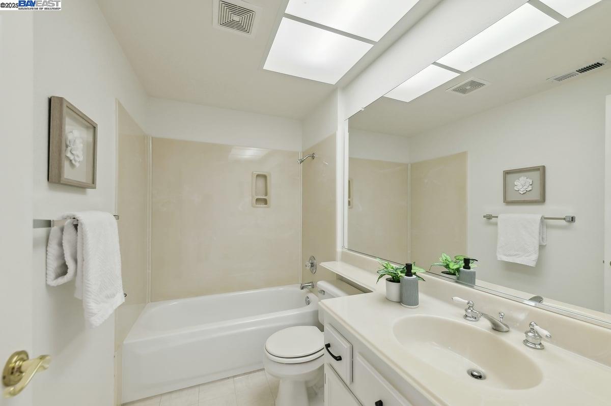 Detail Gallery Image 19 of 26 For 909 Cloverberry Way, San Ramon,  CA 94582 - 3 Beds | 2/1 Baths
