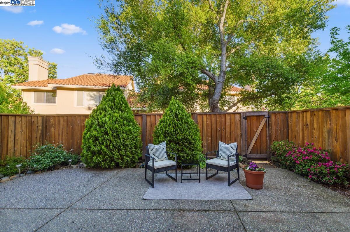Detail Gallery Image 22 of 26 For 909 Cloverberry Way, San Ramon,  CA 94582 - 3 Beds | 2/1 Baths