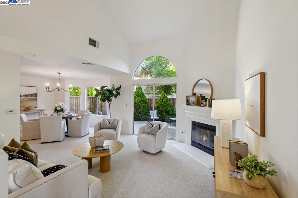Detail Gallery Image 4 of 26 For 909 Cloverberry Way, San Ramon,  CA 94582 - 3 Beds | 2/1 Baths