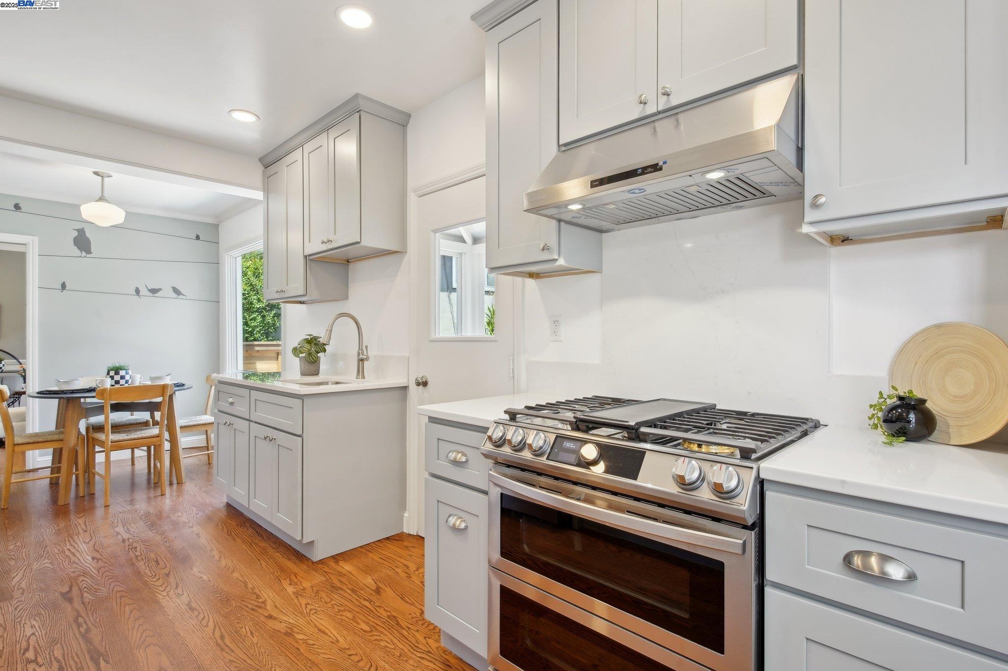 Detail Gallery Image 12 of 59 For 400 Paloma Ave, Pacifica,  CA 94044 - 3 Beds | 1/1 Baths