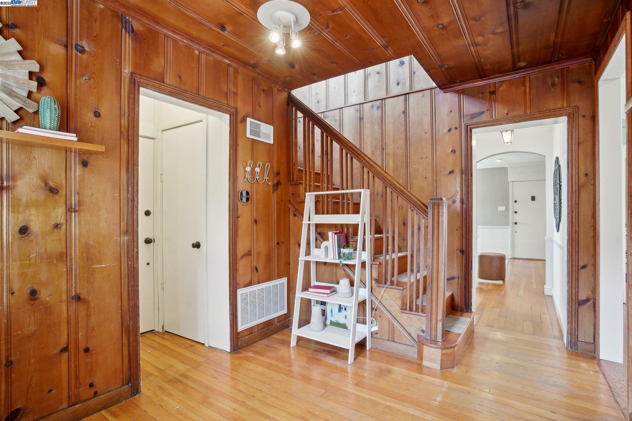 Detail Gallery Image 15 of 59 For 400 Paloma Ave, Pacifica,  CA 94044 - 3 Beds | 1/1 Baths