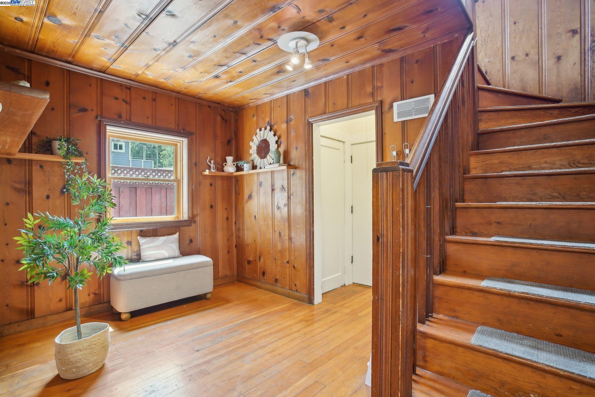 Detail Gallery Image 16 of 59 For 400 Paloma Ave, Pacifica,  CA 94044 - 3 Beds | 1/1 Baths