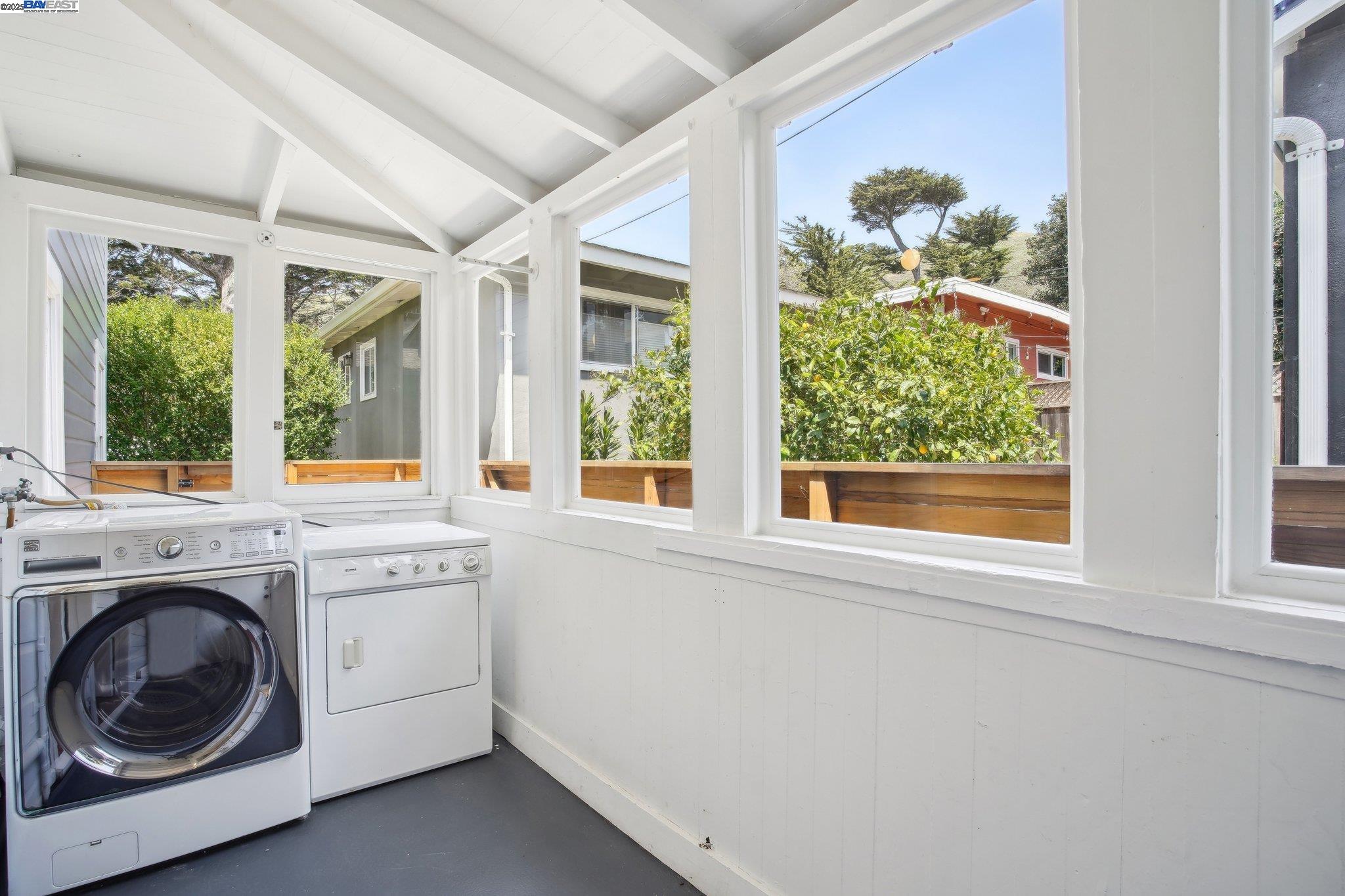 Detail Gallery Image 27 of 59 For 400 Paloma Ave, Pacifica,  CA 94044 - 3 Beds | 1/1 Baths