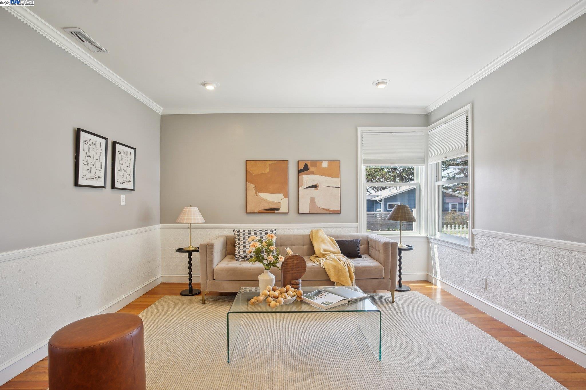 Detail Gallery Image 4 of 59 For 400 Paloma Ave, Pacifica,  CA 94044 - 3 Beds | 1/1 Baths