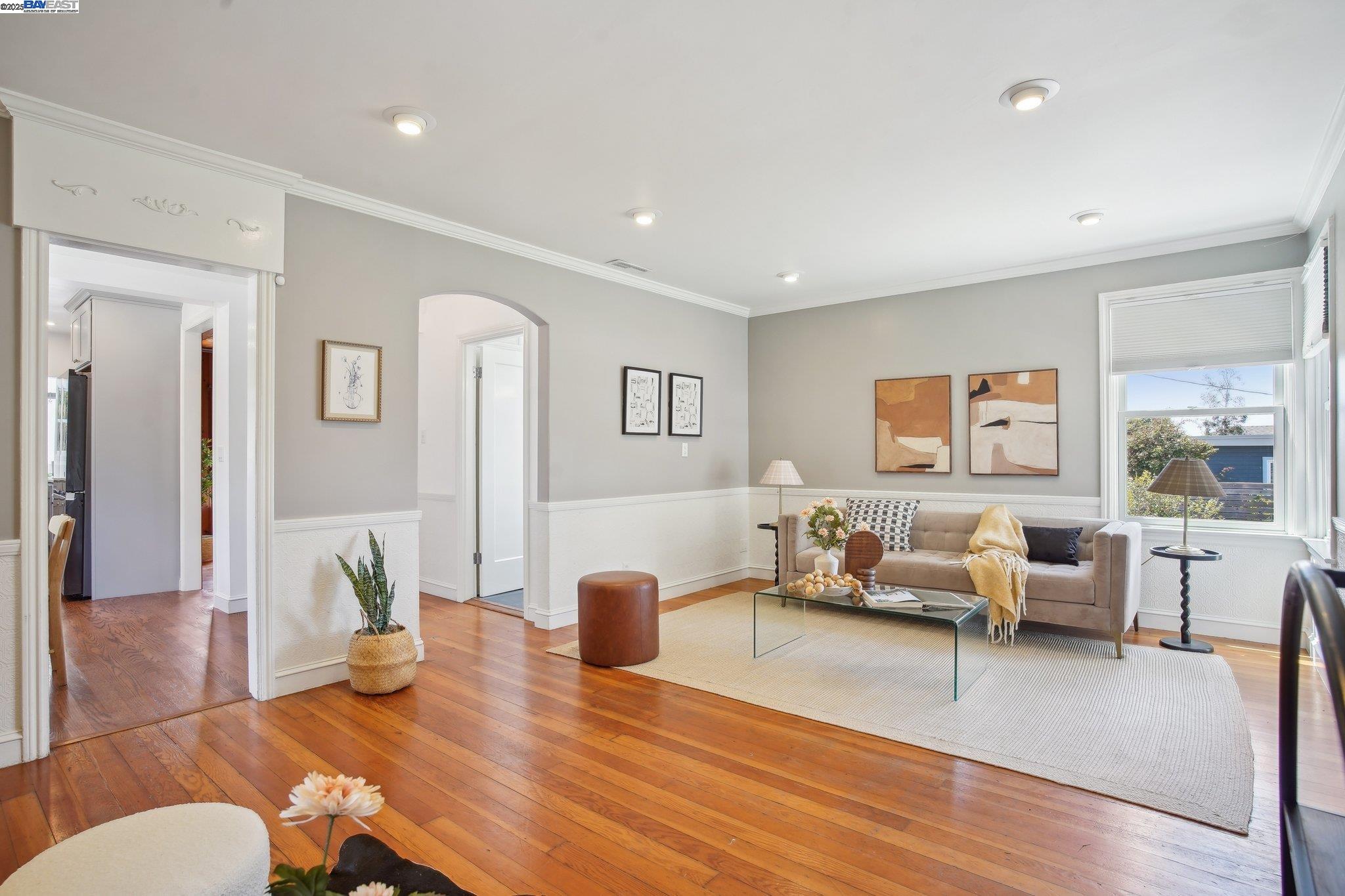 Detail Gallery Image 7 of 59 For 400 Paloma Ave, Pacifica,  CA 94044 - 3 Beds | 1/1 Baths
