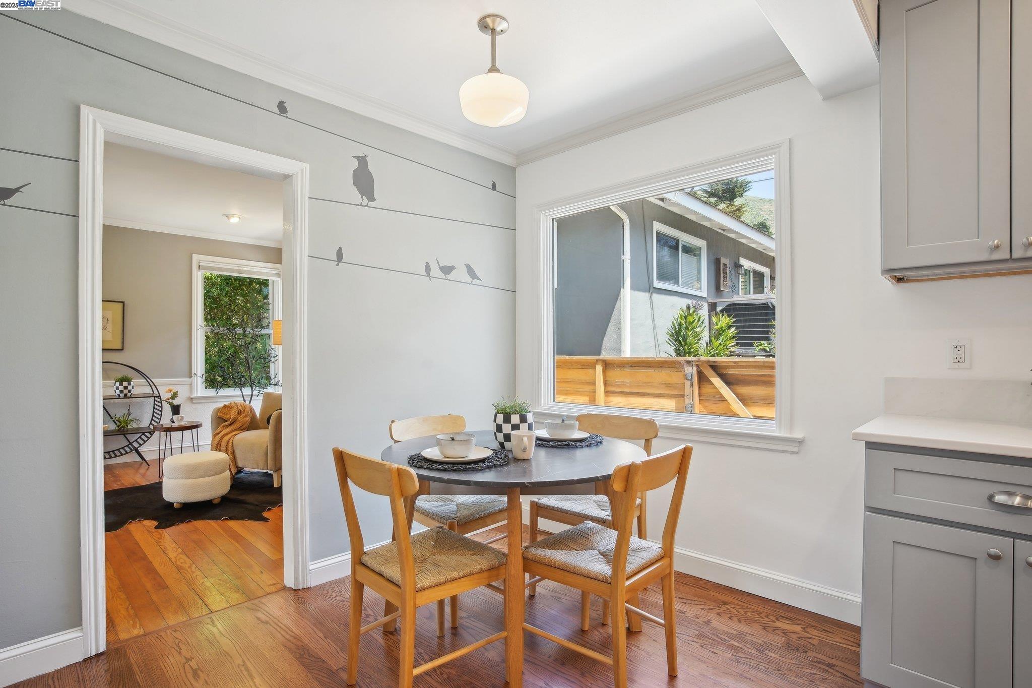 Detail Gallery Image 8 of 59 For 400 Paloma Ave, Pacifica,  CA 94044 - 3 Beds | 1/1 Baths