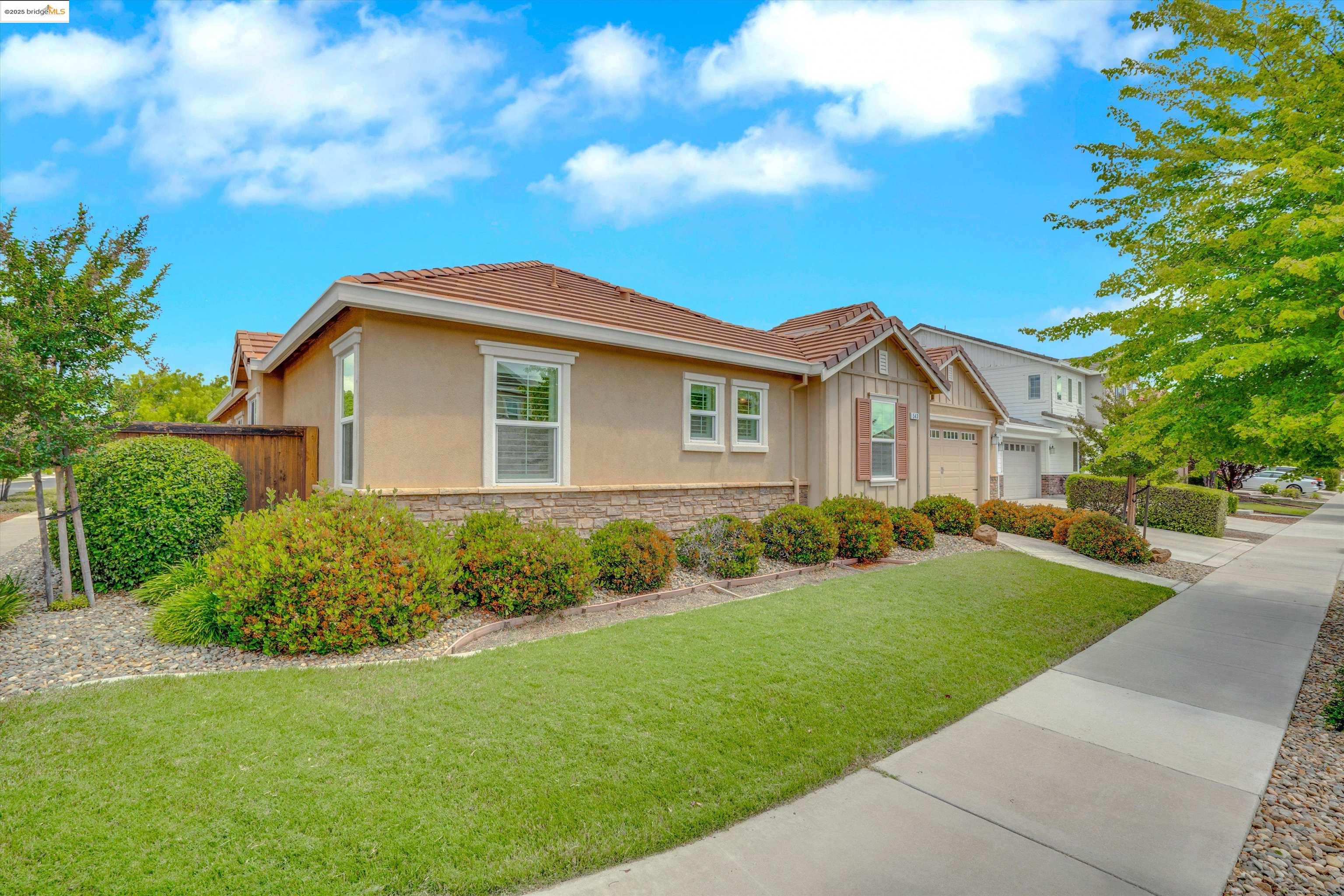 Detail Gallery Image 2 of 44 For 543 Belmont Ct, Brentwood,  CA 94513 - 4 Beds | 2/1 Baths