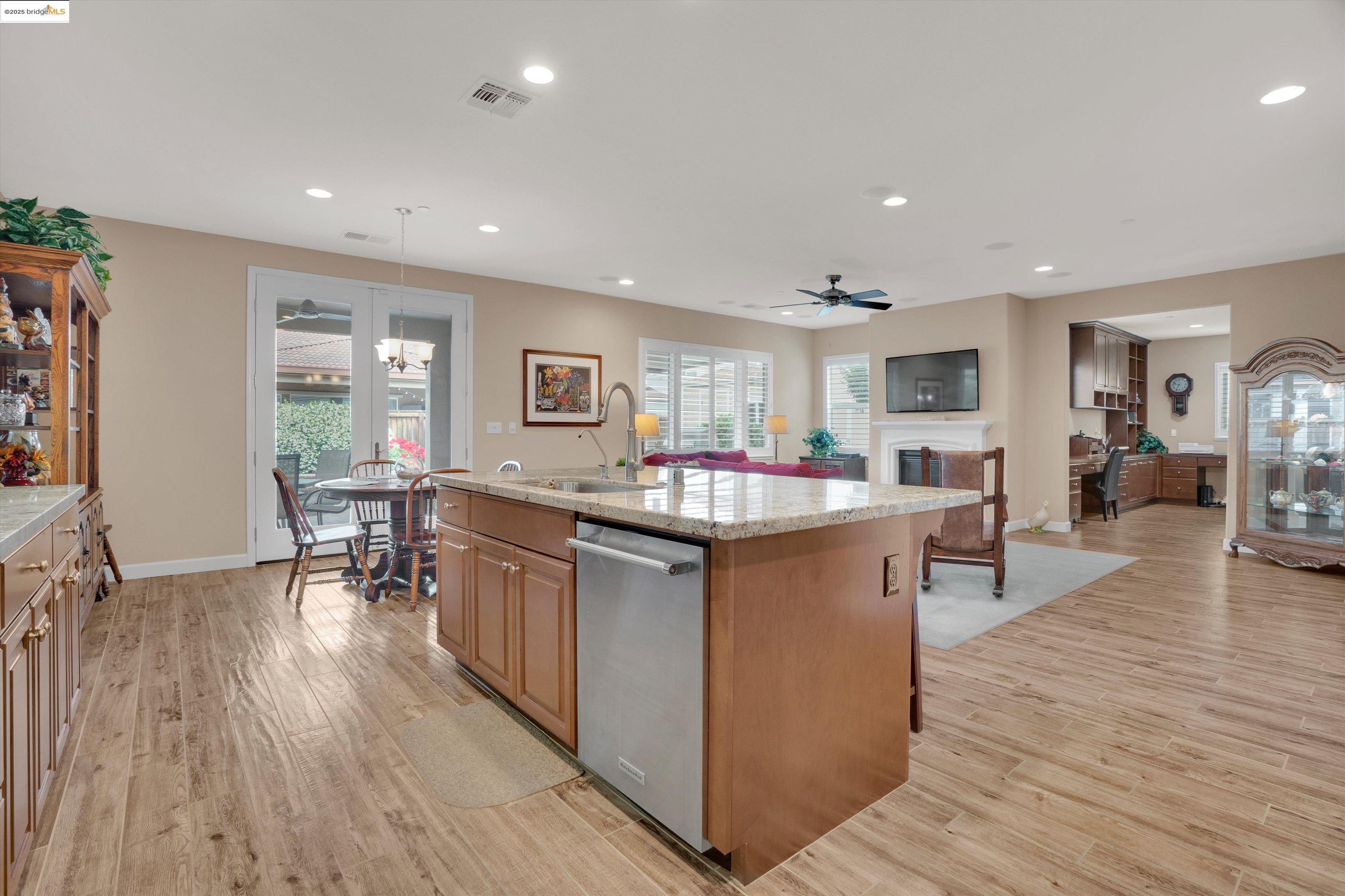 Detail Gallery Image 15 of 44 For 543 Belmont Ct, Brentwood,  CA 94513 - 4 Beds | 2/1 Baths
