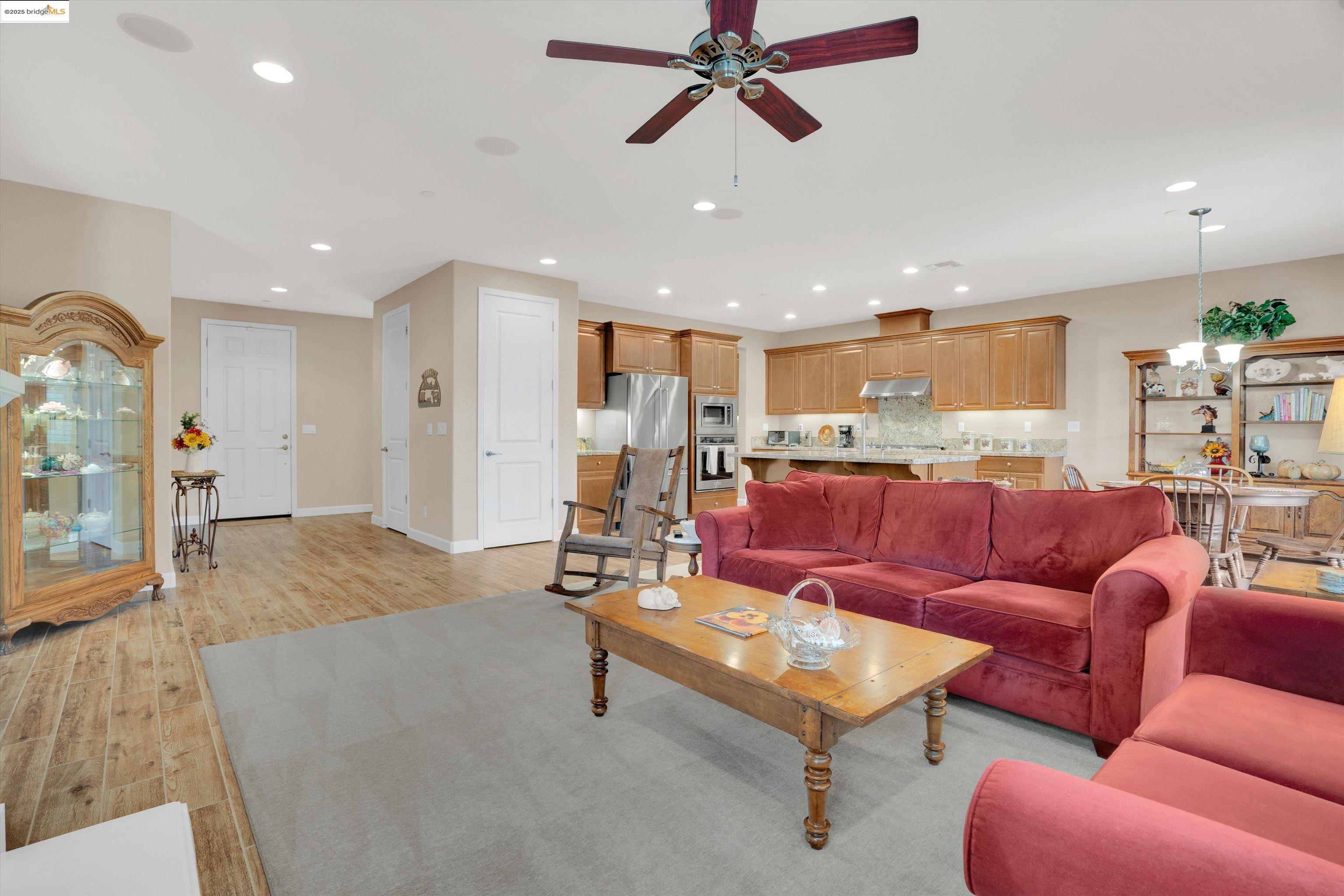Detail Gallery Image 9 of 44 For 543 Belmont Ct, Brentwood,  CA 94513 - 4 Beds | 2/1 Baths