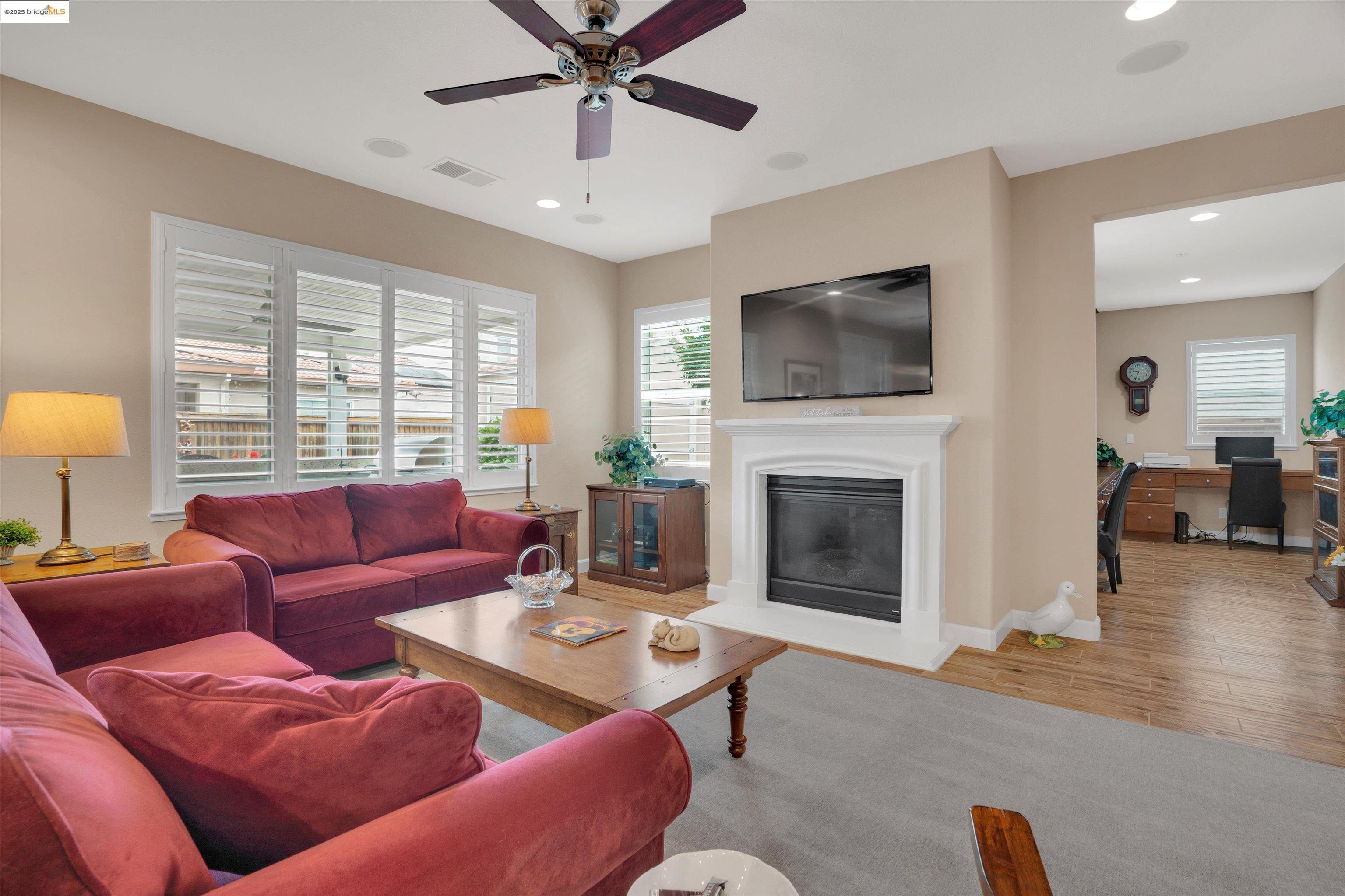 Detail Gallery Image 10 of 44 For 543 Belmont Ct, Brentwood,  CA 94513 - 4 Beds | 2/1 Baths
