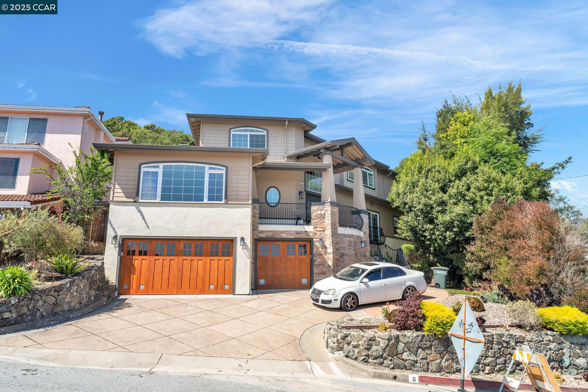 Detail Gallery Image 2 of 60 For 8 Millbrae Cir, Millbrae,  CA 94030 - 4 Beds | 3/1 Baths